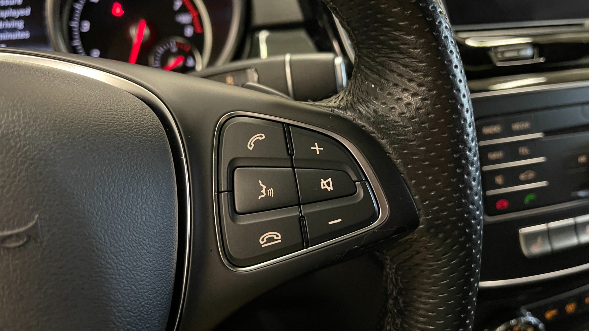 Used 2018 Mercedes-Benz GLE 350 4MATIC / PREMIUM / PRK ASST / H/K SND / KEYLESS-GO / REARVIEW for sale Sold at Formula Imports in Charlotte NC 28227 33