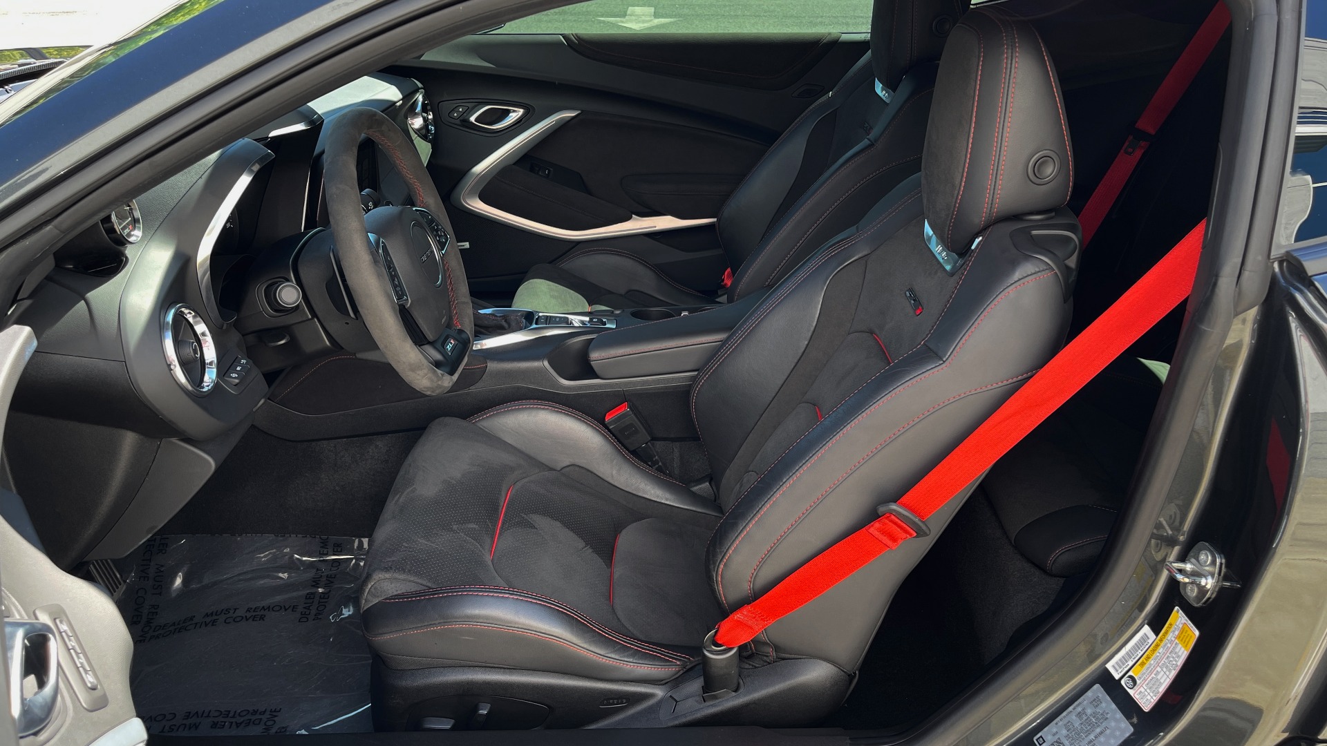 Used 2018 Chevrolet CAMARO ZL1 SUPERCHARGED COUPE 850HP / 10-SPD AUTO / NAV / BOSE / REARVIEW for sale Sold at Formula Imports in Charlotte NC 28227 31