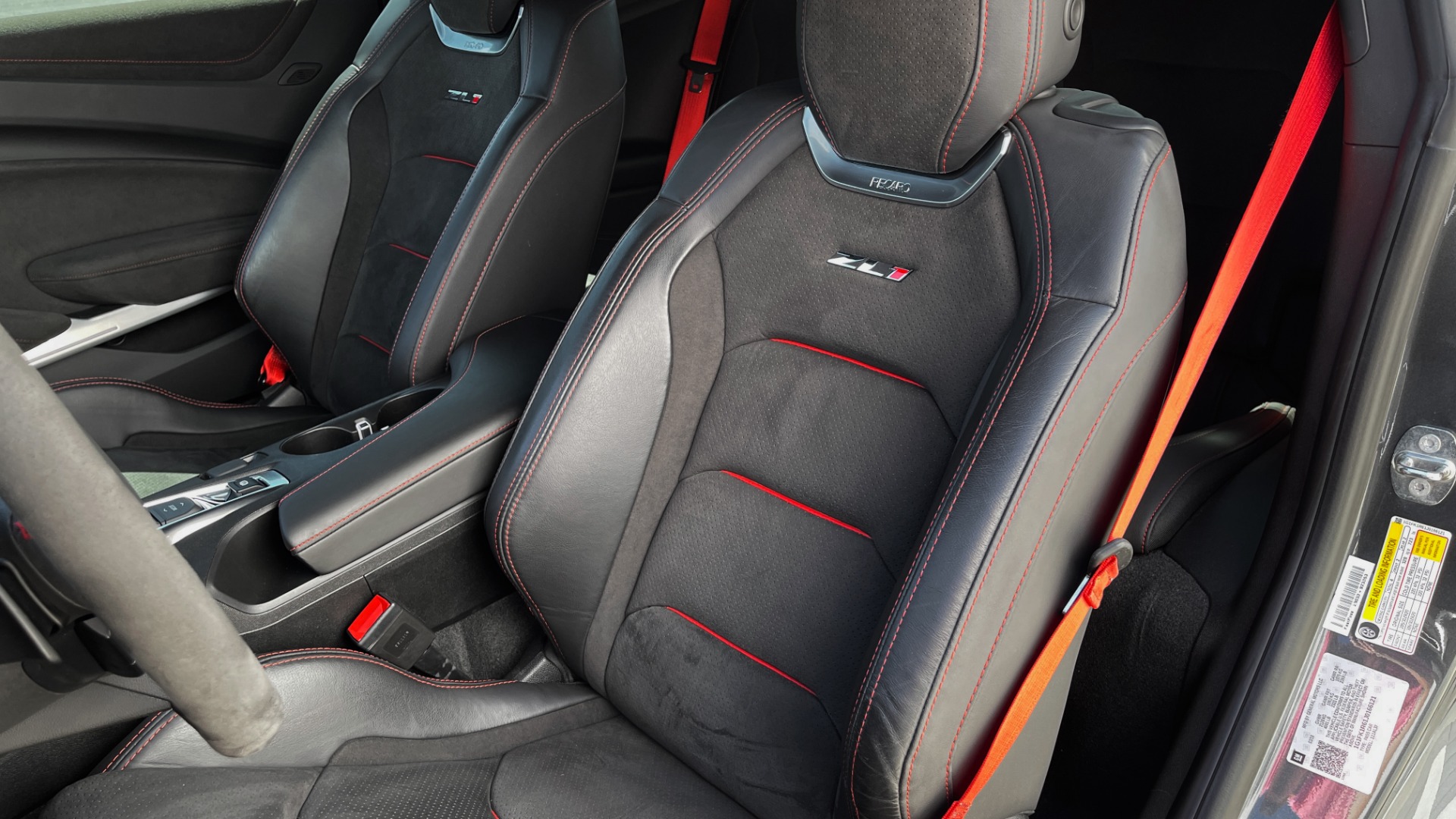 Used 2018 Chevrolet CAMARO ZL1 SUPERCHARGED COUPE 850HP / 10-SPD AUTO / NAV / BOSE / REARVIEW for sale Sold at Formula Imports in Charlotte NC 28227 32