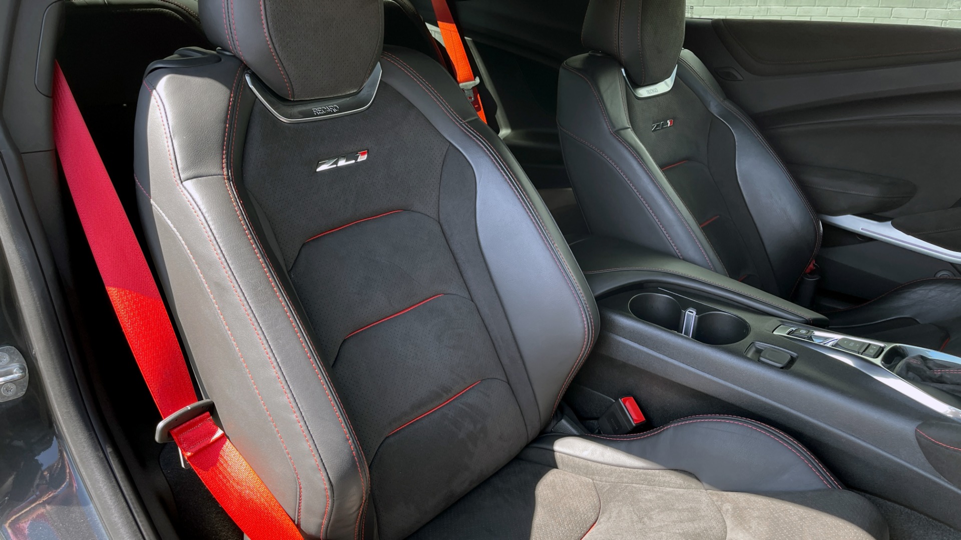 Used 2018 Chevrolet CAMARO ZL1 SUPERCHARGED COUPE 850HP / 10-SPD AUTO / NAV / BOSE / REARVIEW for sale Sold at Formula Imports in Charlotte NC 28227 55