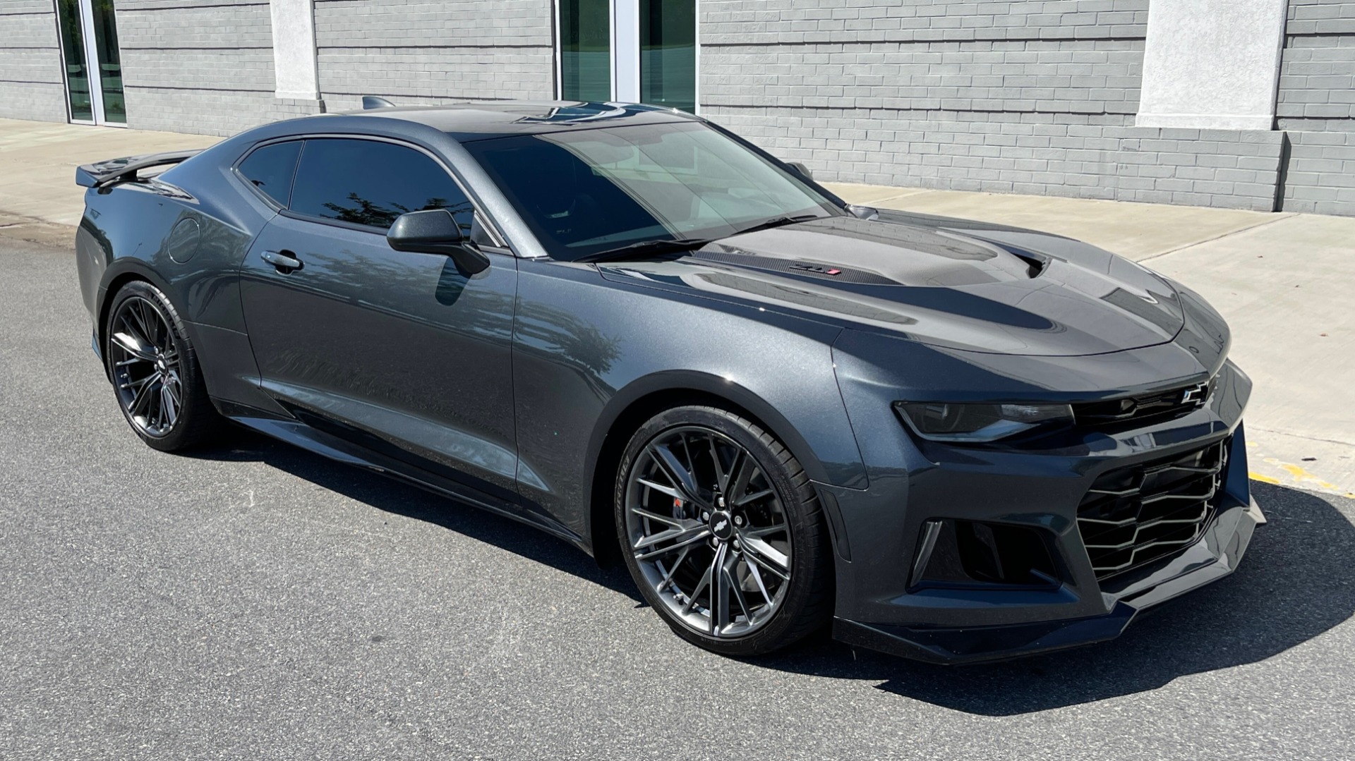 Used 2018 Chevrolet CAMARO ZL1 SUPERCHARGED COUPE 850HP / 10-SPD AUTO / NAV / BOSE / REARVIEW for sale Sold at Formula Imports in Charlotte NC 28227 7