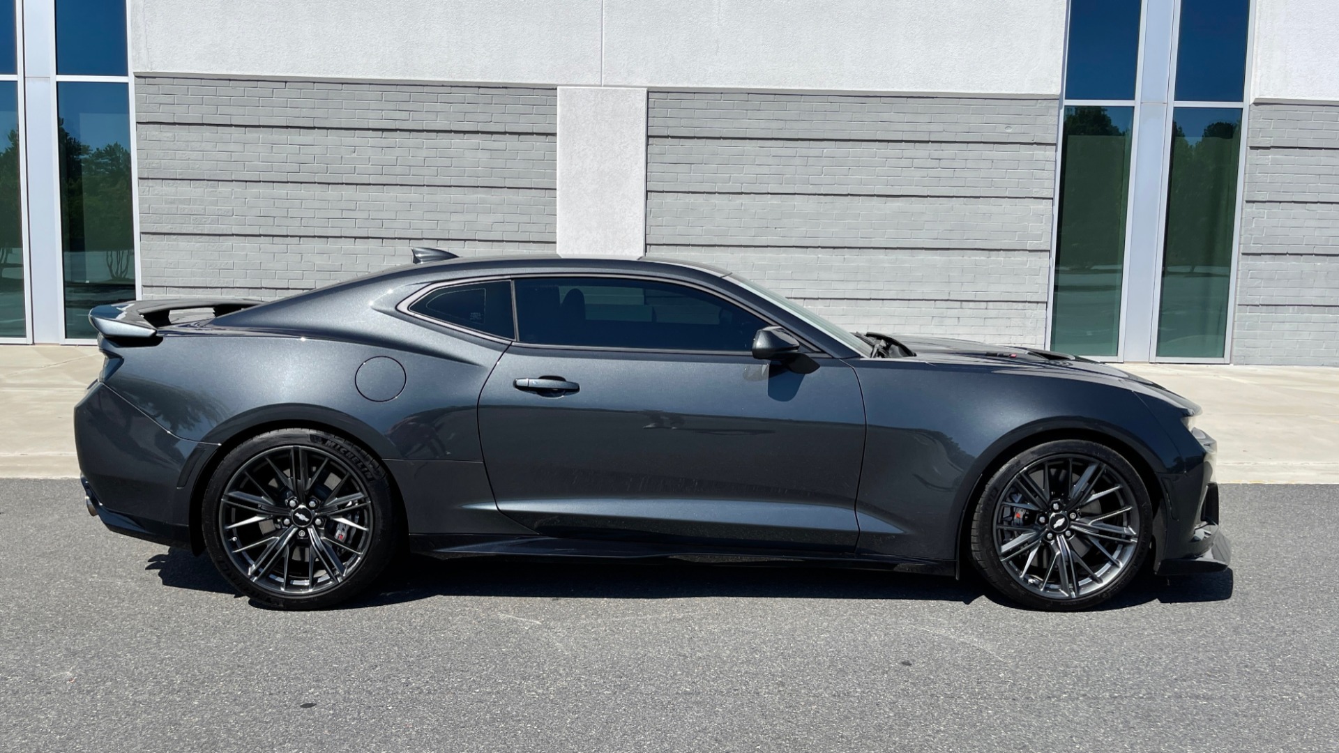 Used 2018 Chevrolet CAMARO ZL1 SUPERCHARGED COUPE 850HP / 10-SPD AUTO / NAV / BOSE / REARVIEW for sale Sold at Formula Imports in Charlotte NC 28227 8