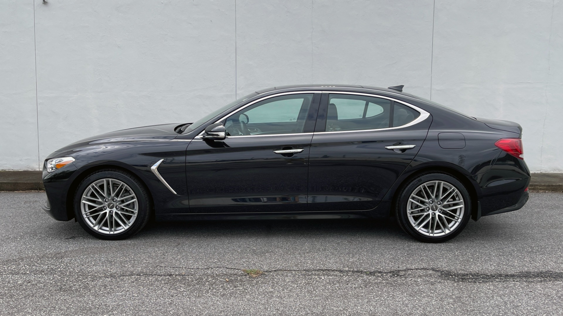 Used 2021 Genesis G70 ELITE 2.0T SEDAN / NAV / LANE ASST / BSA / SUNROOF / LEATHER / REARVIEW for sale Sold at Formula Imports in Charlotte NC 28227 2