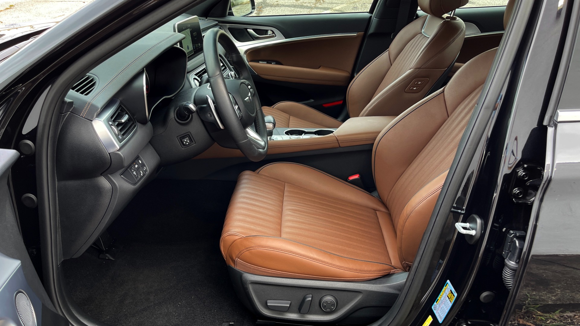 Used 2021 Genesis G70 ELITE 2.0T SEDAN / NAV / LANE ASST / BSA / SUNROOF / LEATHER / REARVIEW for sale Sold at Formula Imports in Charlotte NC 28227 26