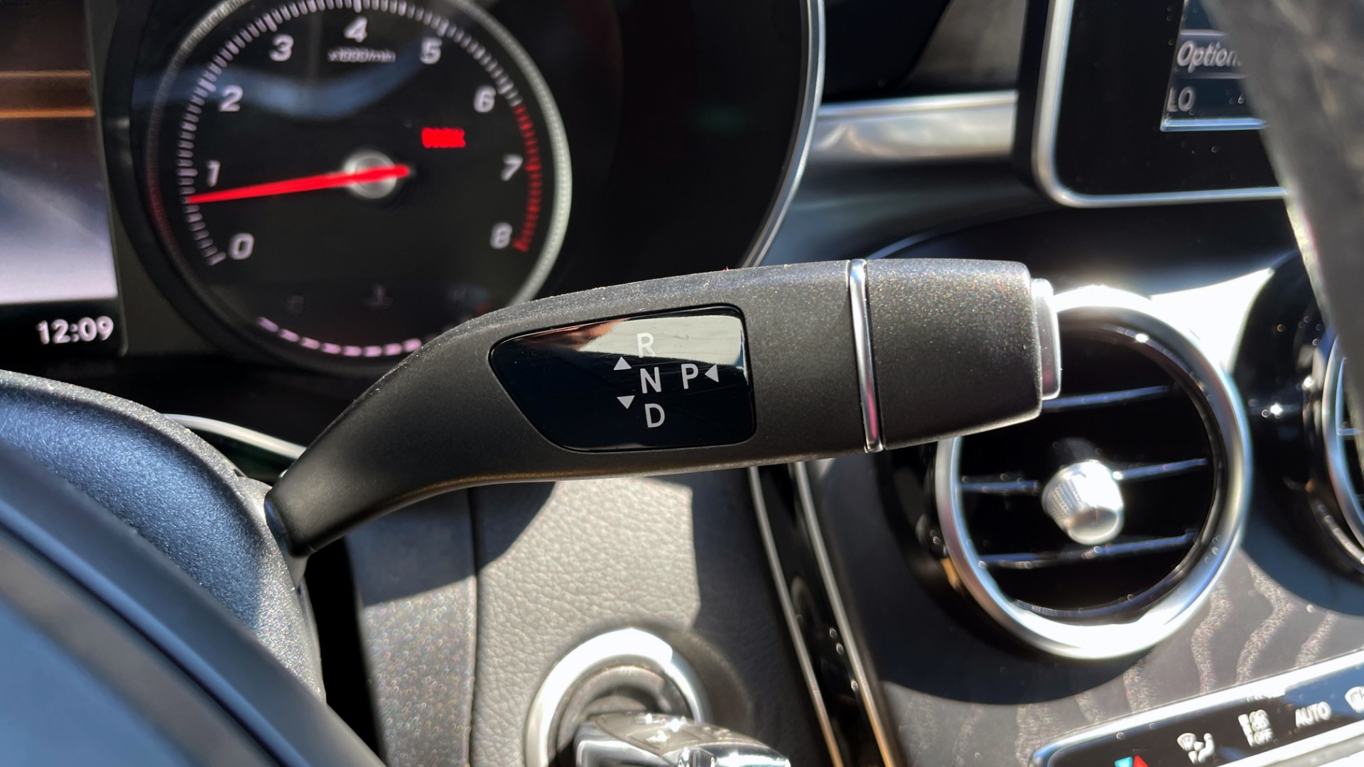 Used 2018 Mercedes-Benz C-CLASS C 300 PREMIUM / APPLE CARPLAY / KEYLESS-GO / SUNROOF / REARVIEW for sale Sold at Formula Imports in Charlotte NC 28227 30