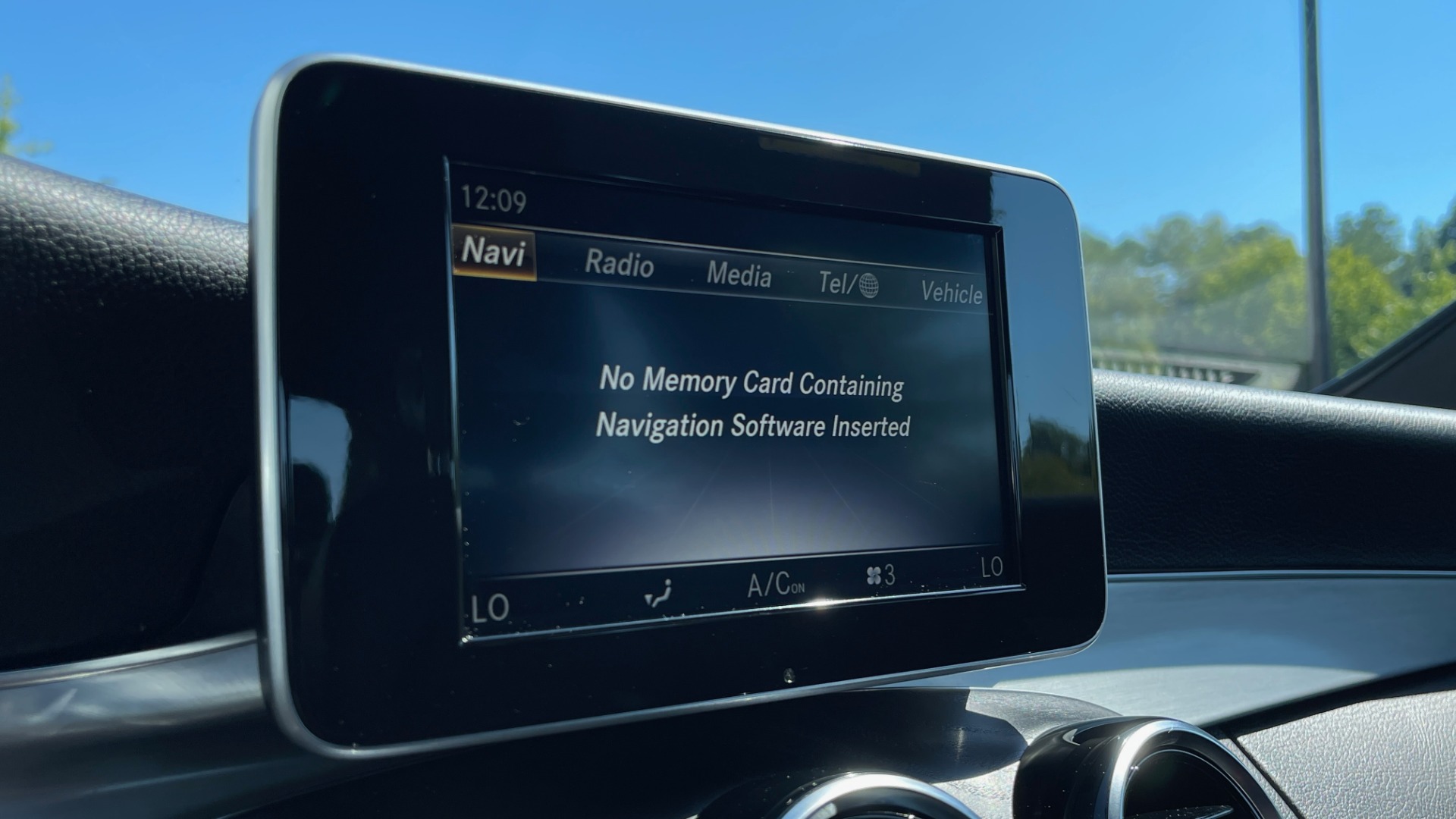Used 2018 Mercedes-Benz C-CLASS C 300 PREMIUM / APPLE CARPLAY / KEYLESS-GO / SUNROOF / REARVIEW for sale Sold at Formula Imports in Charlotte NC 28227 36