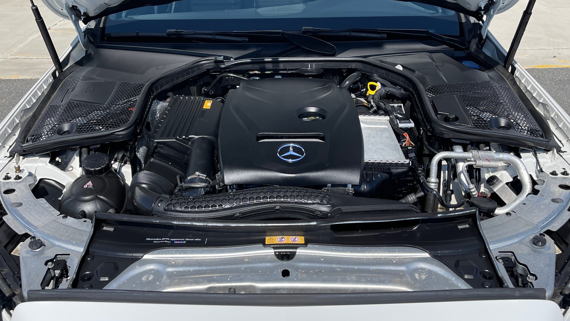 Used 2018 Mercedes-Benz C-CLASS C 300 PREMIUM / APPLE CARPLAY / KEYLESS-GO / SUNROOF / REARVIEW for sale Sold at Formula Imports in Charlotte NC 28227 8