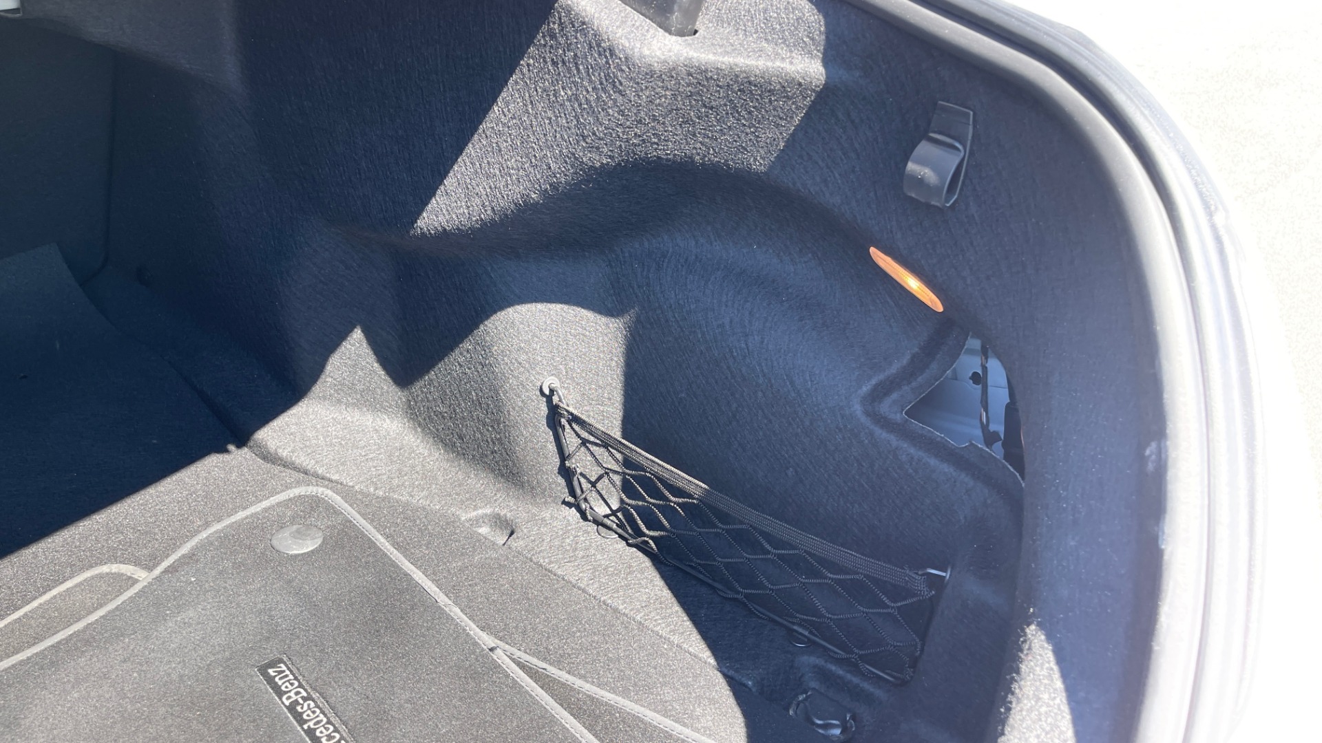 Used 2018 Mercedes-Benz C-CLASS C 300 PREMIUM / SUNROOF / APPLE CARPLAY / HTD STS REARVIEW for sale $32,595 at Formula Imports in Charlotte NC 28227 16