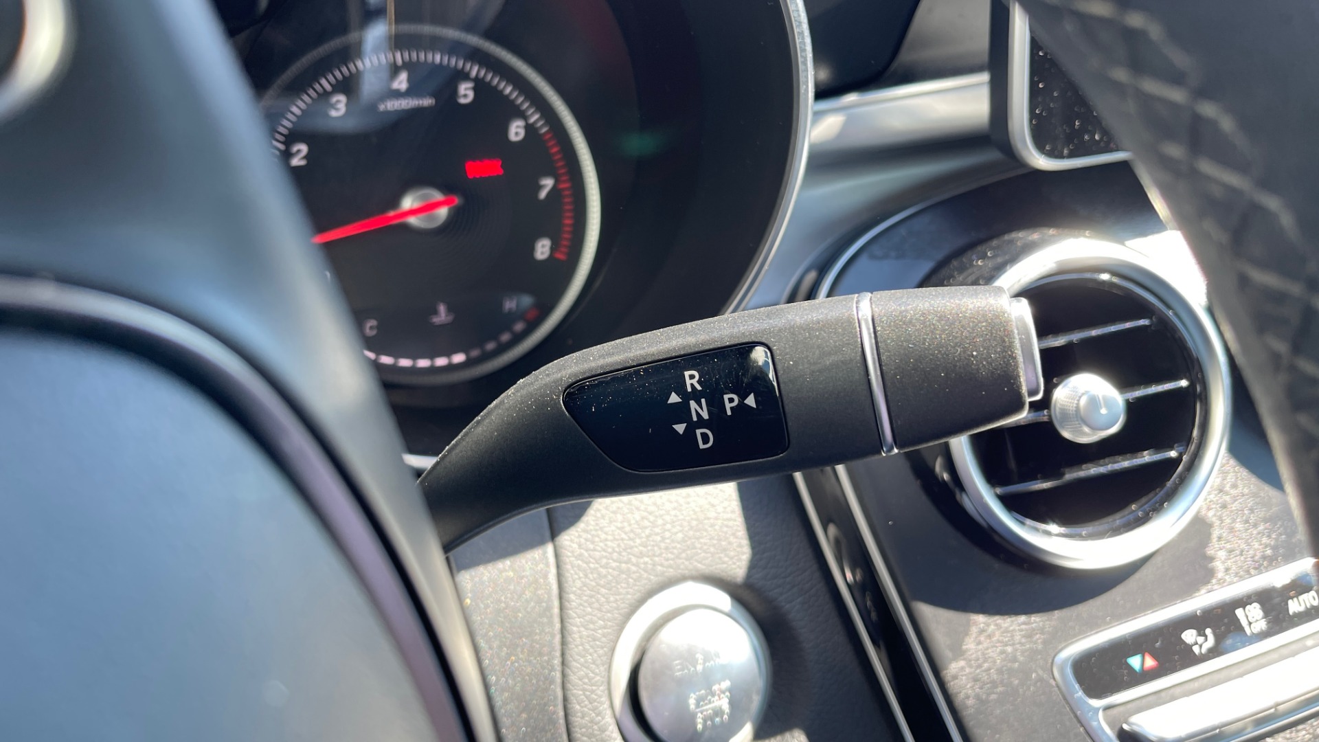 Used 2018 Mercedes-Benz C-CLASS C 300 PREMIUM / SUNROOF / APPLE CARPLAY / HTD STS REARVIEW for sale $32,595 at Formula Imports in Charlotte NC 28227 30
