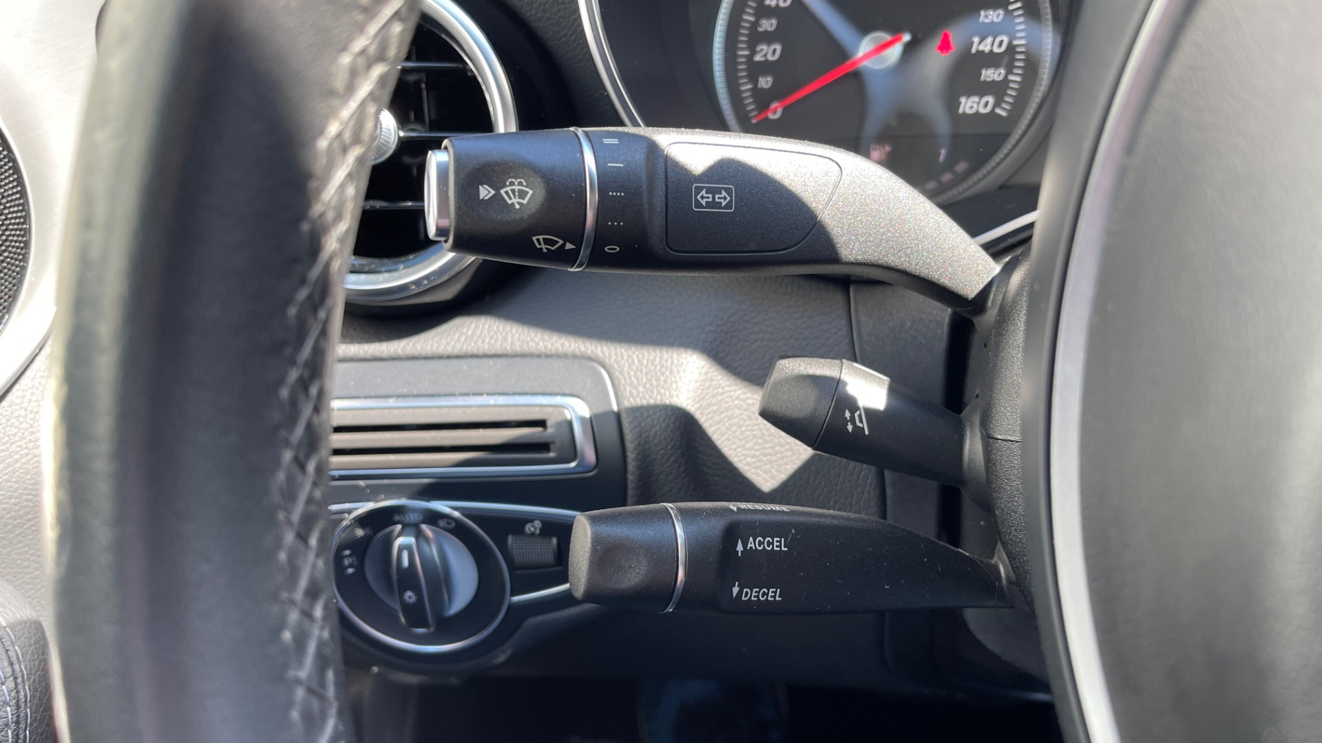 Used 2018 Mercedes-Benz C-CLASS C 300 2.0L PREMIUM / APPLE CARPLAY / BSA / HTD STS / REARVIEW for sale Sold at Formula Imports in Charlotte NC 28227 31