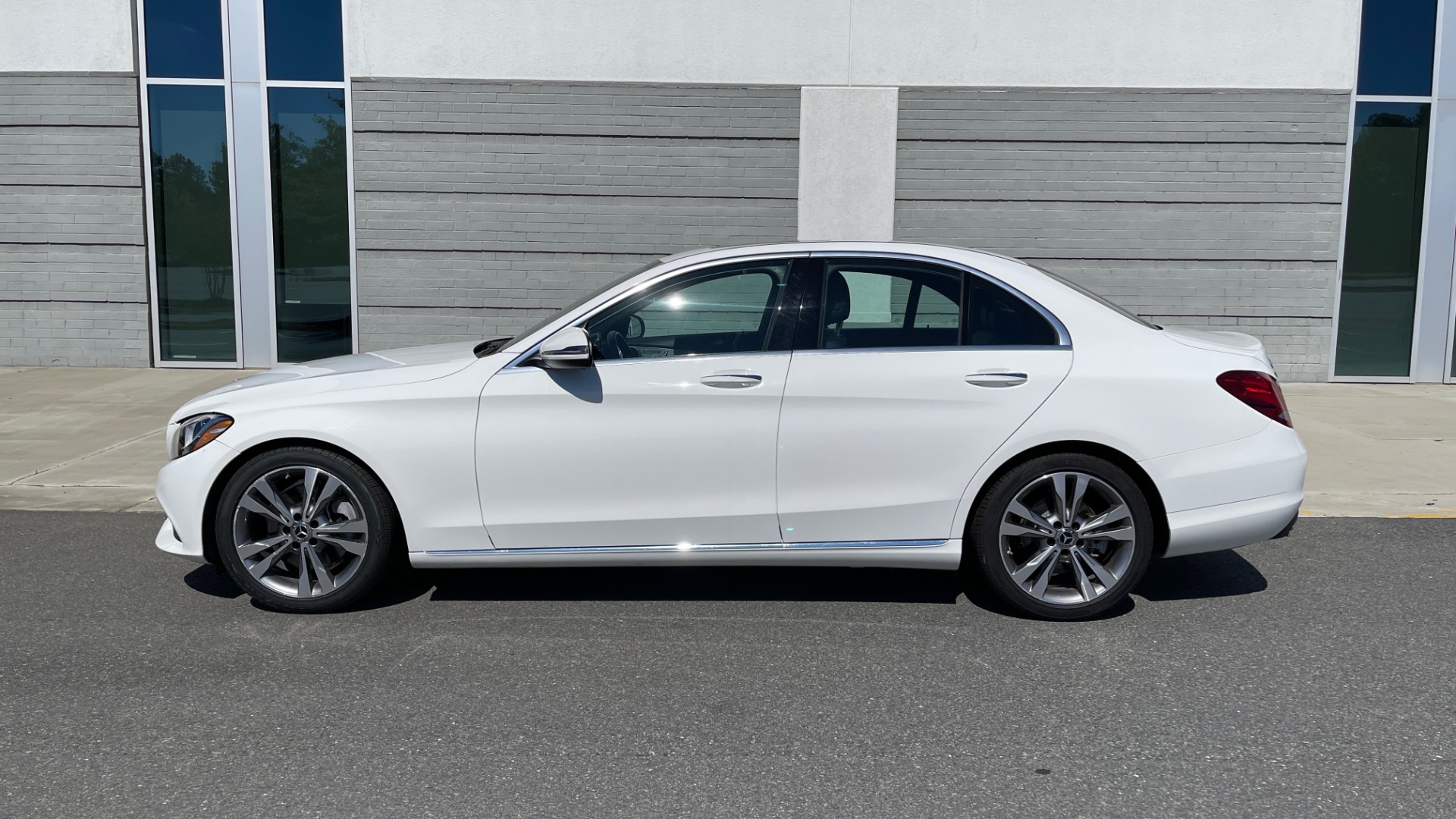 Used 2018 Mercedes-Benz C-CLASS C 300 2.0L PREMIUM / APPLE CARPLAY / BSA / HTD STS / REARVIEW for sale Sold at Formula Imports in Charlotte NC 28227 4