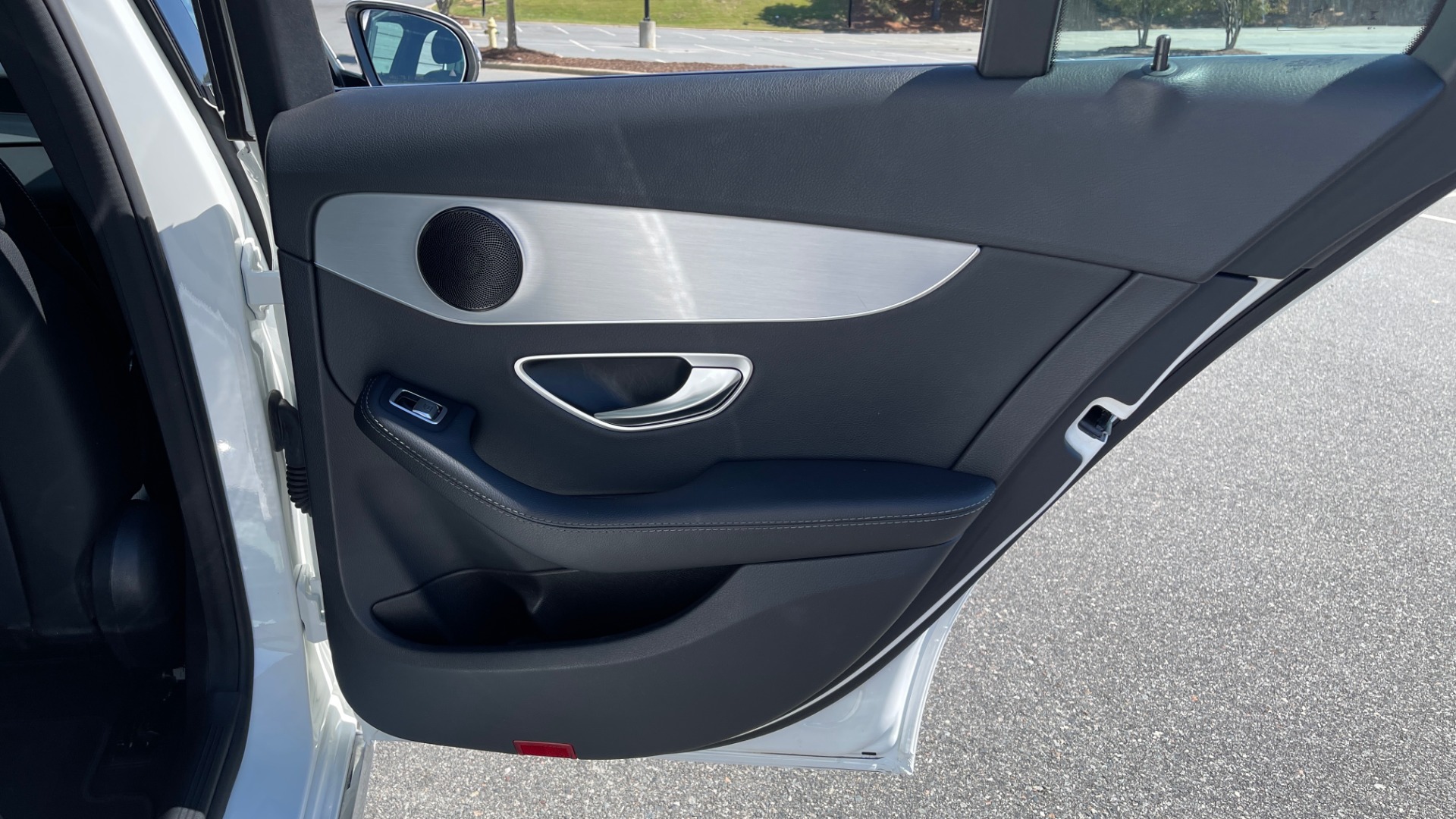 Used 2018 Mercedes-Benz C-CLASS C 300 2.0L PREMIUM / APPLE CARPLAY / BSA / HTD STS / REARVIEW for sale Sold at Formula Imports in Charlotte NC 28227 41