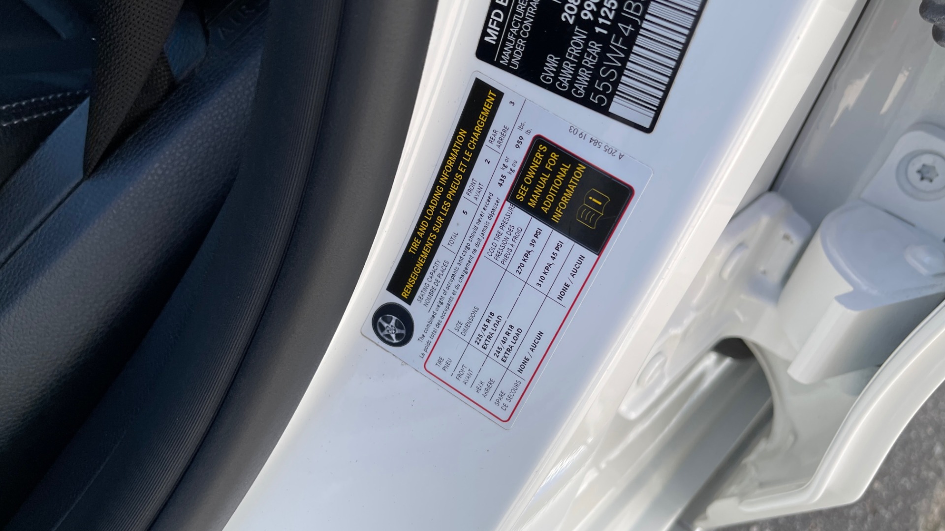 Used 2018 Mercedes-Benz C-CLASS C 300 2.0L PREMIUM / APPLE CARPLAY / BSA / HTD STS / REARVIEW for sale Sold at Formula Imports in Charlotte NC 28227 59