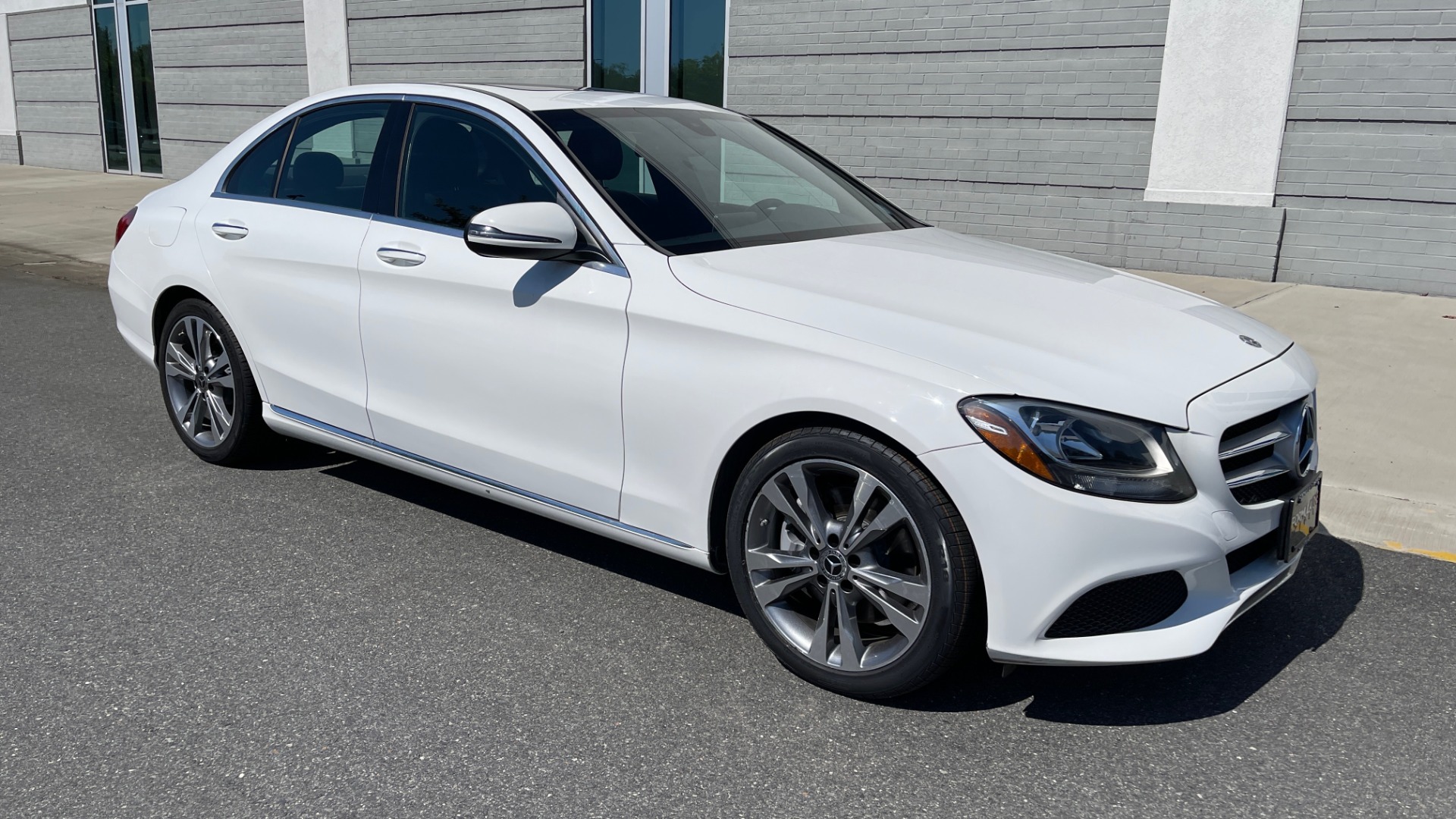 Used 2018 Mercedes-Benz C-CLASS C 300 PREMIUM / SUNROOF / APPLE CARPLAY / HTD STS REARVIEW for sale $32,595 at Formula Imports in Charlotte NC 28227 6