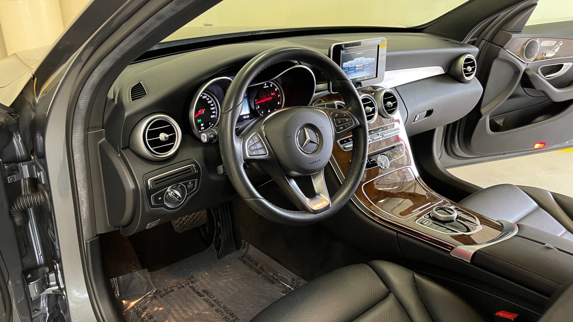 Used 2018 Mercedes-Benz C-CLASS C 300 PREMIUM / SUNROOF / APPLE CARPLAY / HTD STS / REARVIEW for sale $31,795 at Formula Imports in Charlotte NC 28227 25