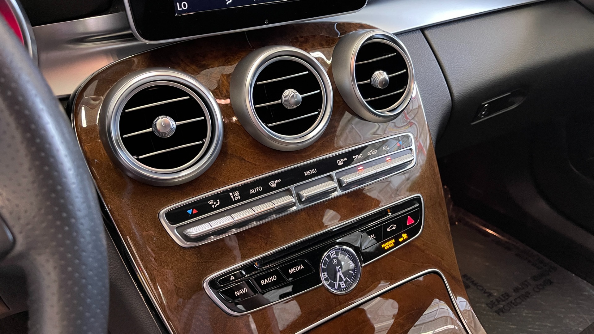 Used 2018 Mercedes-Benz C-CLASS C 300 PREMIUM / KEYLESS-GO / HTD STS / APPLE CARPLAY / REARVIEW for sale Sold at Formula Imports in Charlotte NC 28227 33