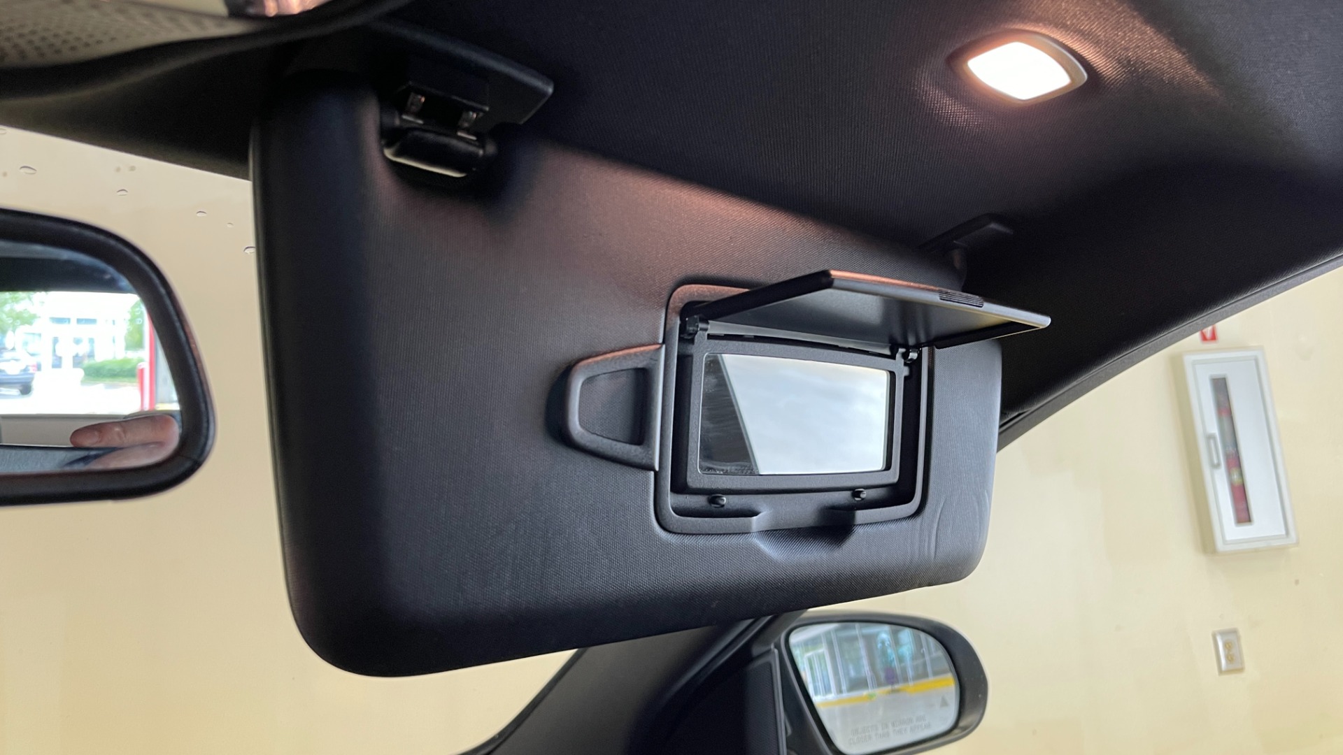 Used 2018 Mercedes-Benz C-CLASS C 300 PREMIUM / KEYLESS-GO / HTD STS / APPLE CARPLAY / REARVIEW for sale Sold at Formula Imports in Charlotte NC 28227 35