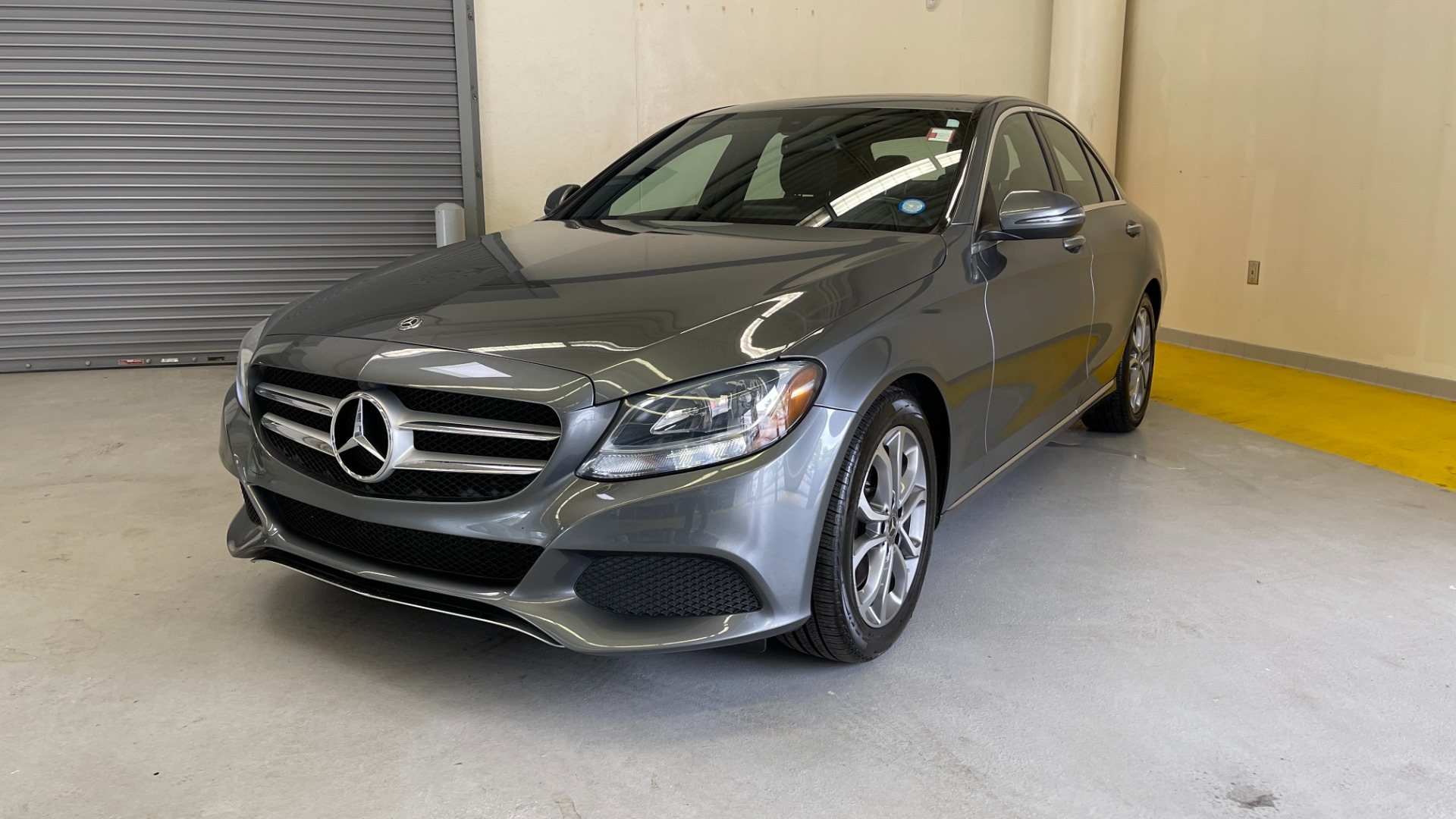 Used 2018 Mercedes-Benz C-CLASS C 300 PREMIUM / KEYLESS-GO / HTD STS / APPLE CARPLAY / REARVIEW for sale Sold at Formula Imports in Charlotte NC 28227 4