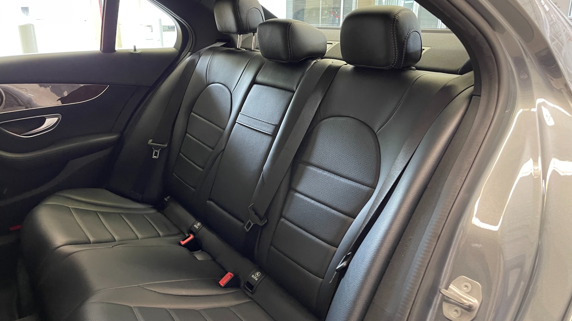 Used 2018 Mercedes-Benz C-CLASS C 300 PREMIUM / KEYLESS-GO / HTD STS / APPLE CARPLAY / REARVIEW for sale Sold at Formula Imports in Charlotte NC 28227 42