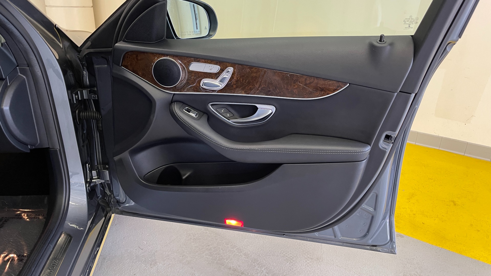 Used 2018 Mercedes-Benz C-CLASS C 300 PREMIUM / KEYLESS-GO / HTD STS / APPLE CARPLAY / REARVIEW for sale Sold at Formula Imports in Charlotte NC 28227 48