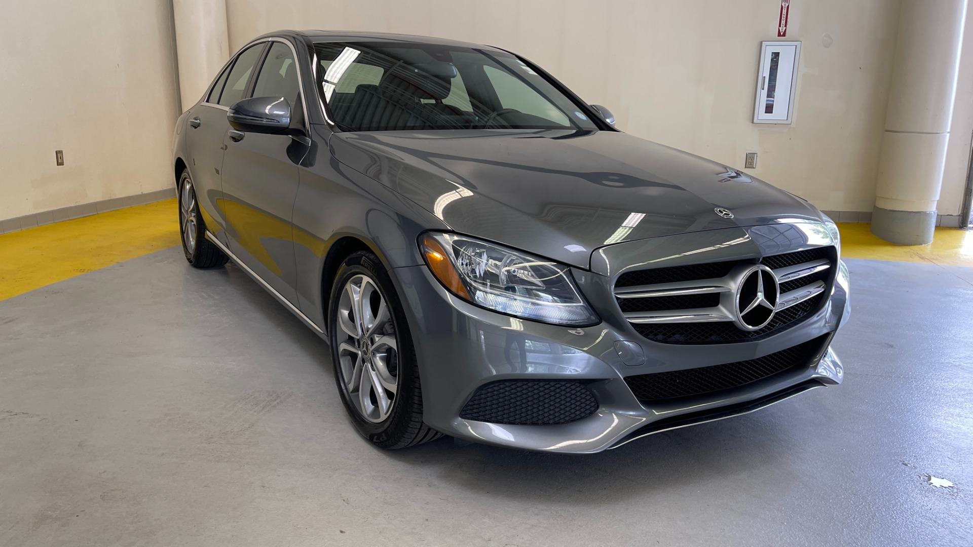 Used 2018 Mercedes-Benz C-CLASS C 300 PREMIUM / KEYLESS-GO / HTD STS / APPLE CARPLAY / REARVIEW for sale Sold at Formula Imports in Charlotte NC 28227 5