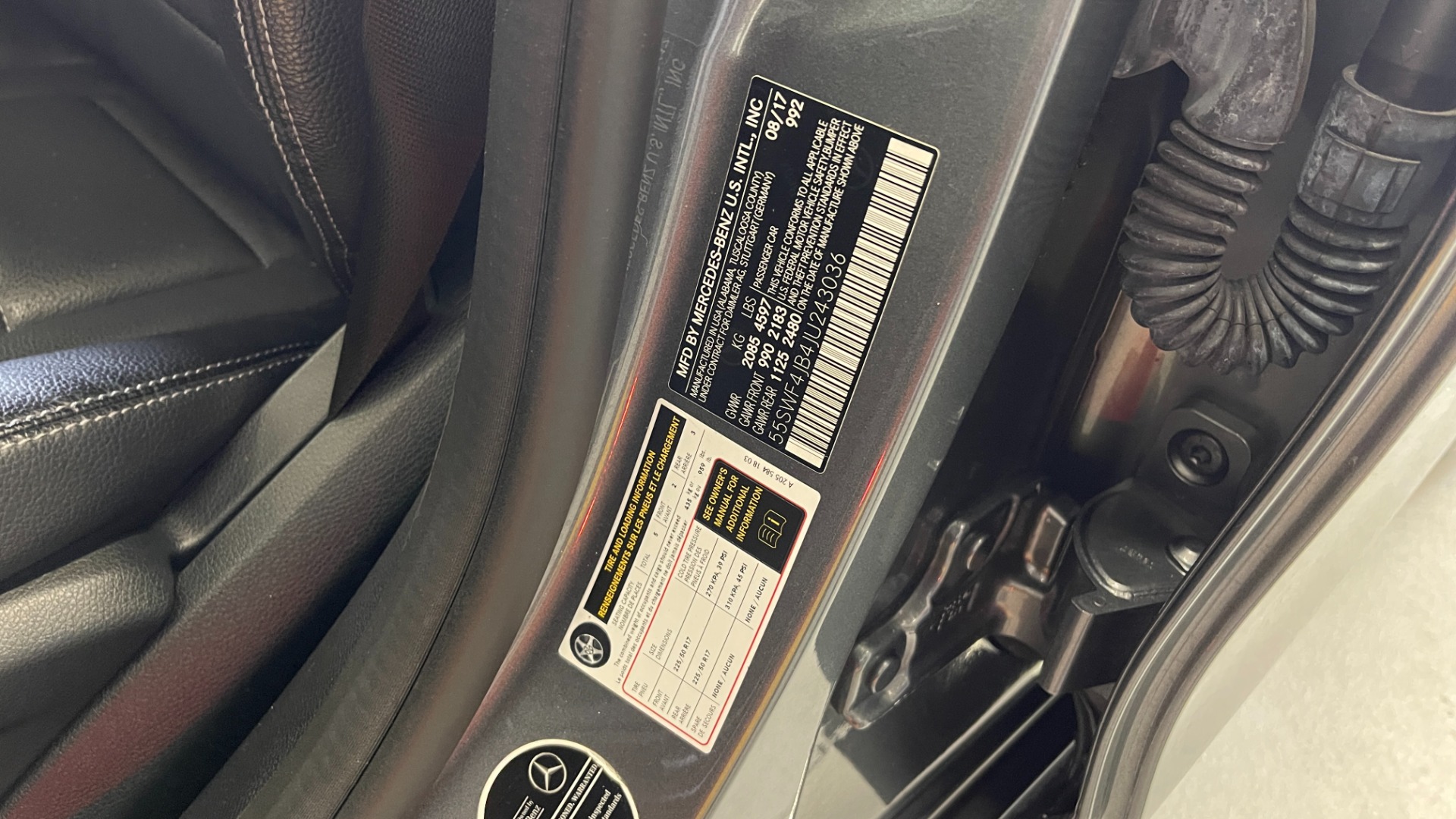 Used 2018 Mercedes-Benz C-CLASS C 300 PREMIUM / KEYLESS-GO / HTD STS / APPLE CARPLAY / REARVIEW for sale Sold at Formula Imports in Charlotte NC 28227 60