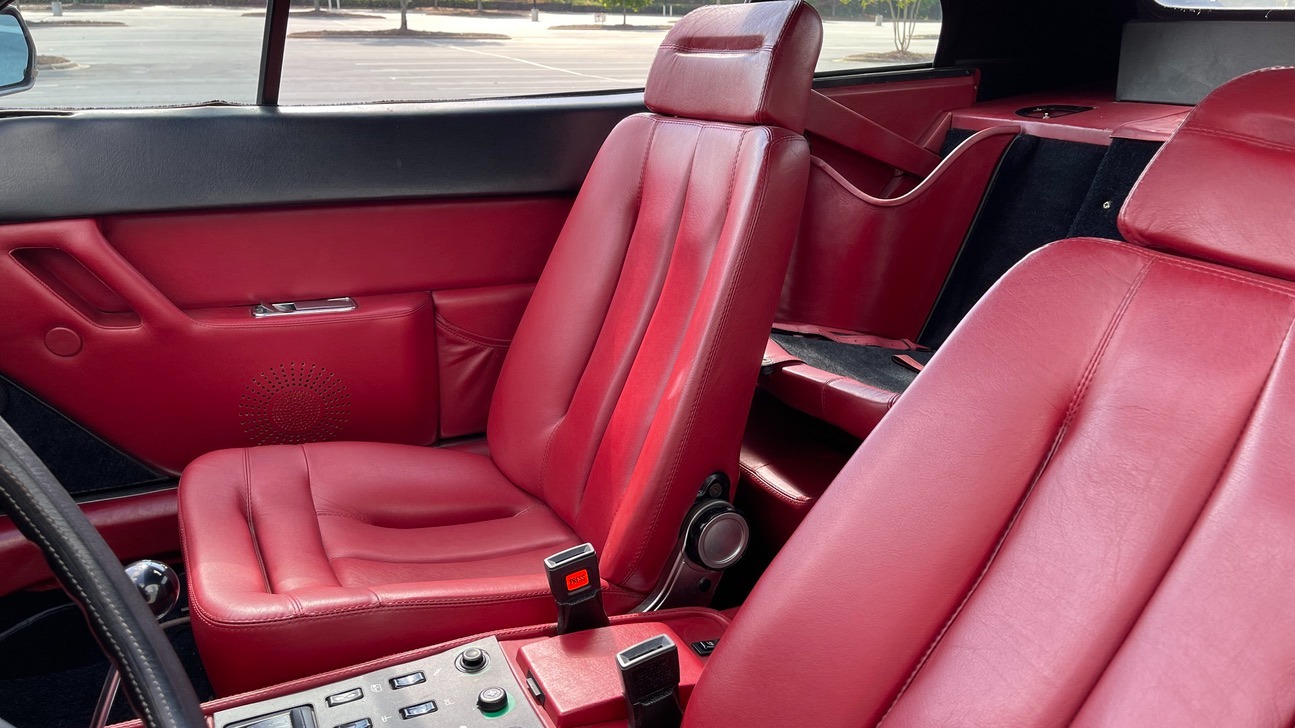 Used 1984 Ferrari MONDIAL 2+2 CABRIOLET / MID-ENGINE 3.0L V8 240HP / 5-SPEED MANUAL / LOW MILES for sale Sold at Formula Imports in Charlotte NC 28227 10