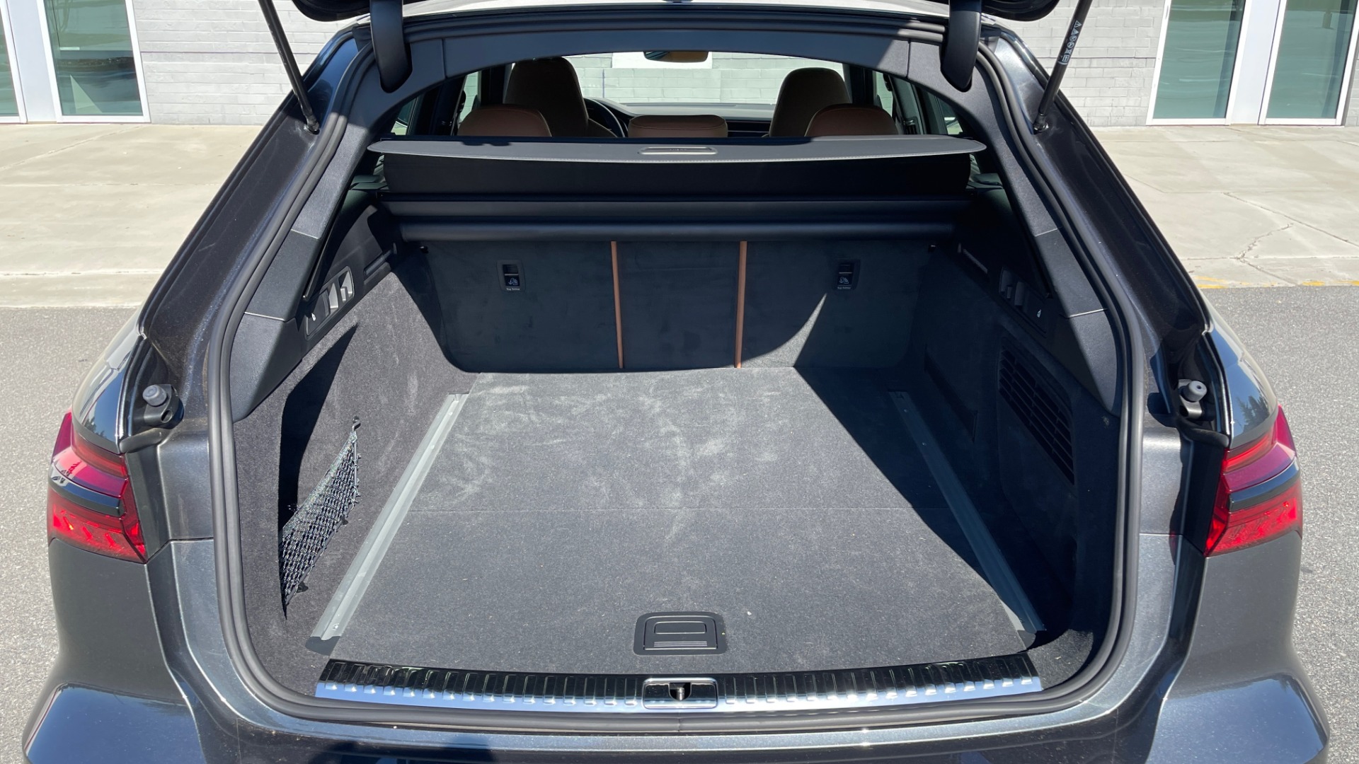 Used 2021 Audi RS 6 AVANT WAGON / EXEC PKG / CARBON OPTIC / B&O SND / DRVR ASST / SPRT EXH for sale Sold at Formula Imports in Charlotte NC 28227 16