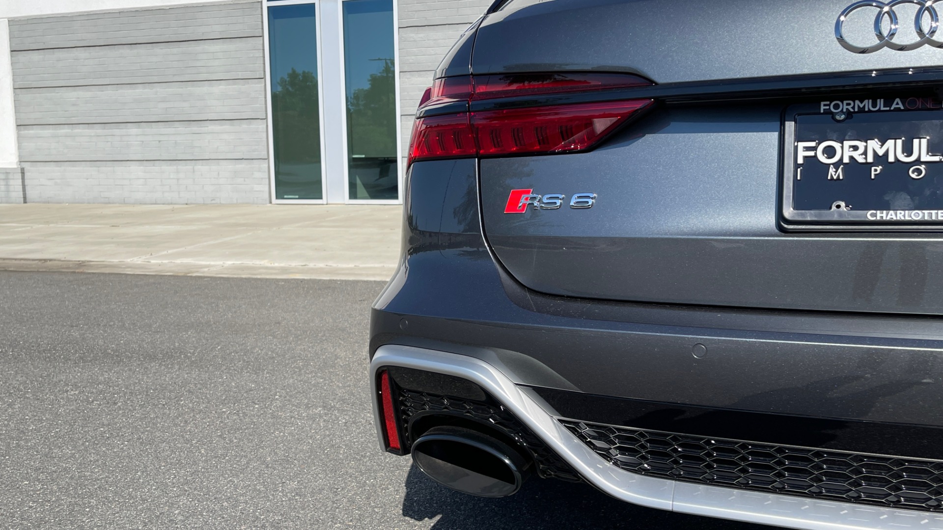Used 2021 Audi RS 6 AVANT WAGON / EXEC PKG / CARBON OPTIC / B&O SND / DRVR ASST / SPRT EXH for sale Sold at Formula Imports in Charlotte NC 28227 23