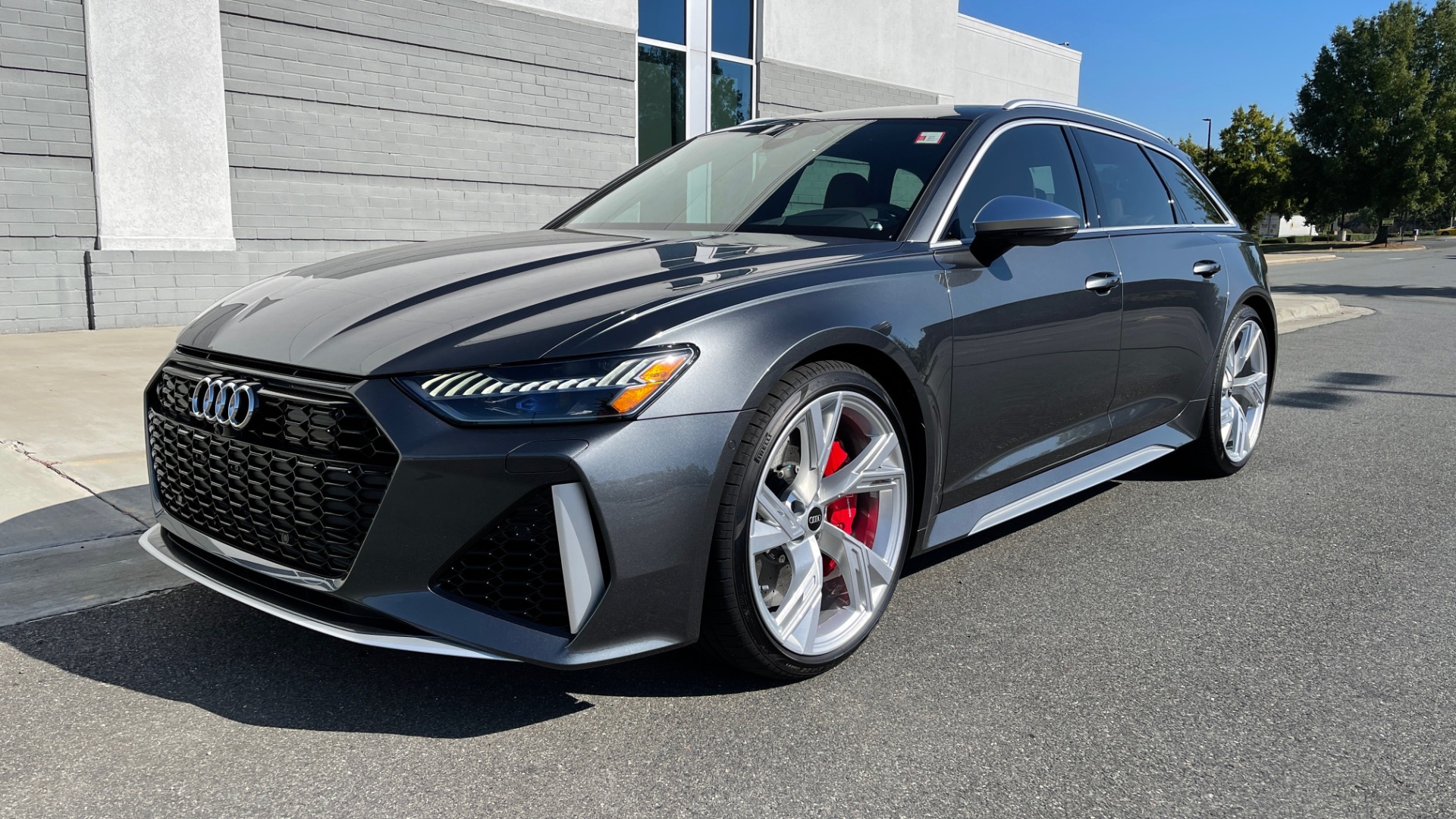 Used 2021 Audi RS 6 AVANT WAGON / EXEC PKG / CARBON OPTIC / B&O SND / DRVR ASST / SPRT EXH for sale Sold at Formula Imports in Charlotte NC 28227 3