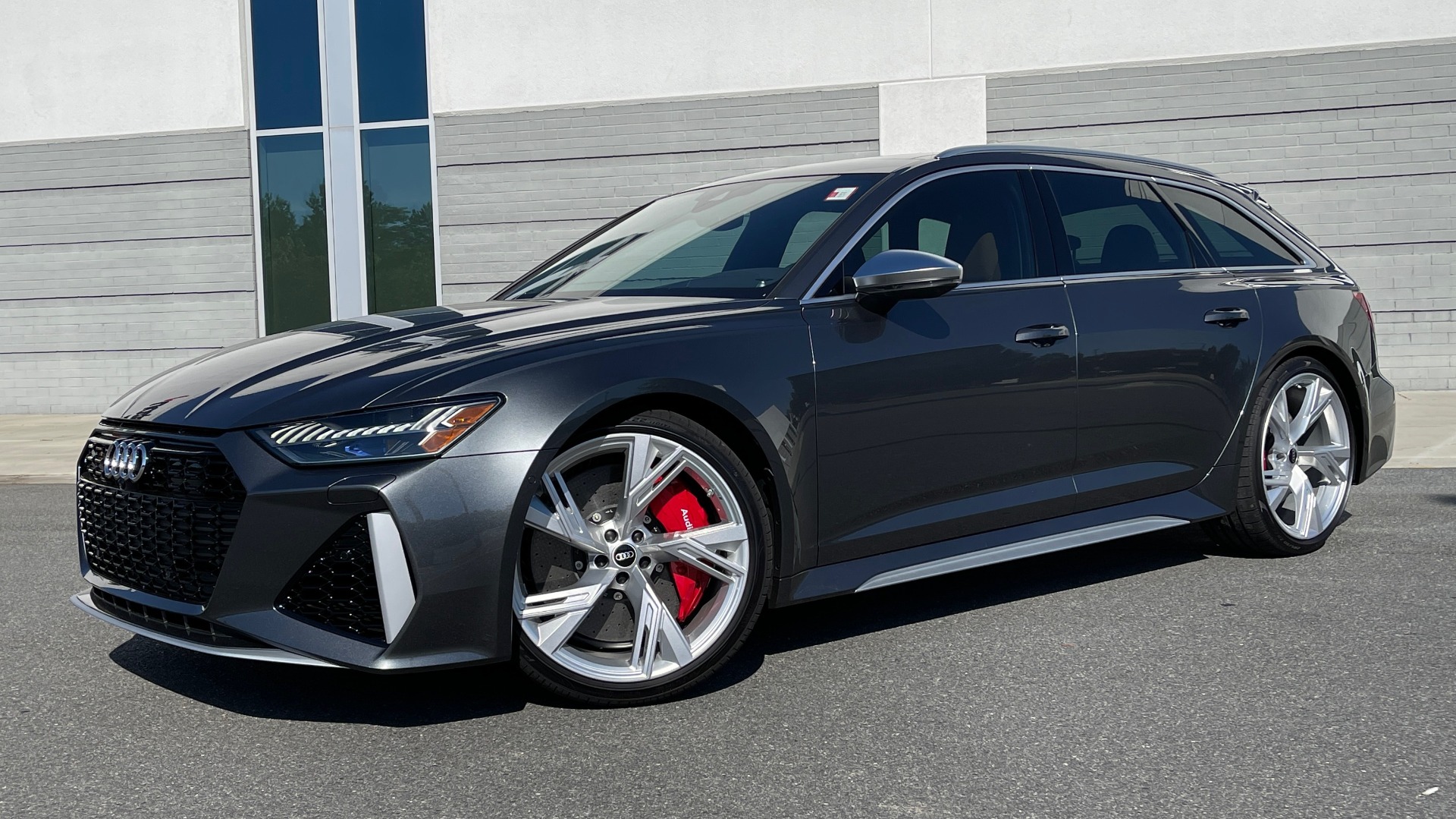 Used 2021 Audi RS 6 AVANT WAGON / EXEC PKG / CARBON OPTIC / B&O SND / DRVR ASST / SPRT EXH for sale Sold at Formula Imports in Charlotte NC 28227 1