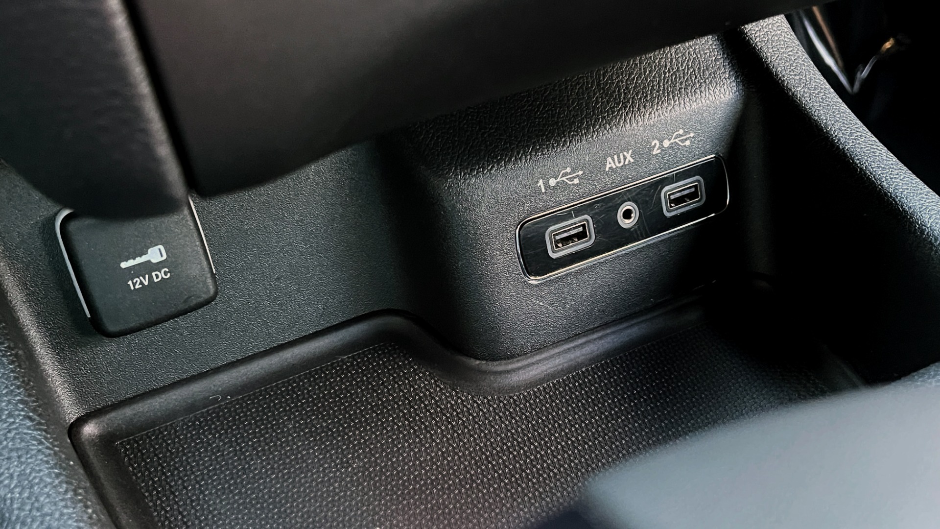 Used 2019 Dodge DURANGO GT BLACKTOP RWD / 3.6L / 8-SPD AUTO / 3-ROW / NAV / REARVIEW for sale Sold at Formula Imports in Charlotte NC 28227 43