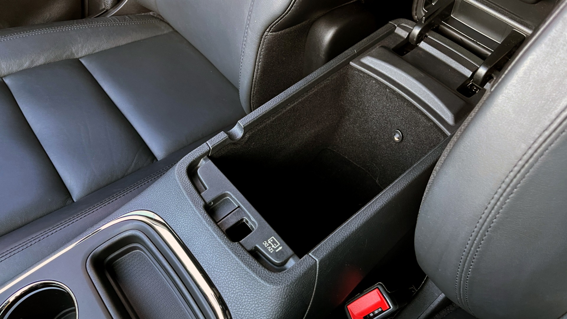Used 2019 Dodge DURANGO GT BLACKTOP RWD / 3.6L / 8-SPD AUTO / 3-ROW / NAV / REARVIEW for sale Sold at Formula Imports in Charlotte NC 28227 45