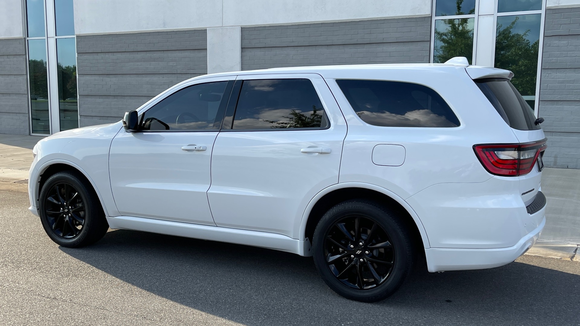 Used 2019 Dodge DURANGO GT BLACKTOP RWD / 3.6L / 8-SPD AUTO / 3-ROW / NAV / REARVIEW for sale Sold at Formula Imports in Charlotte NC 28227 5