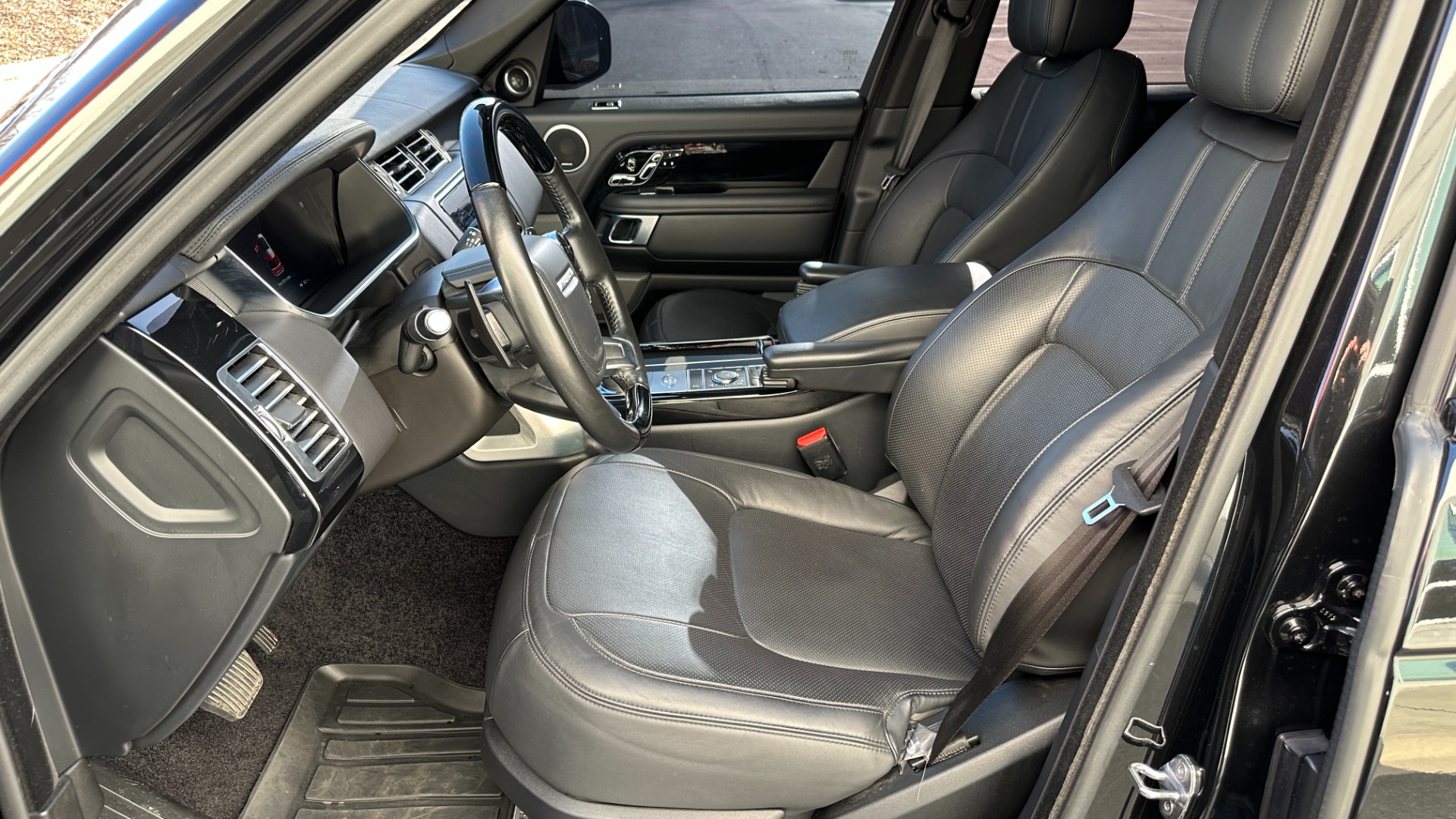Used 2018 Land Rover Range Rover for sale $61,995 at Formula Imports in Charlotte NC 28227 12