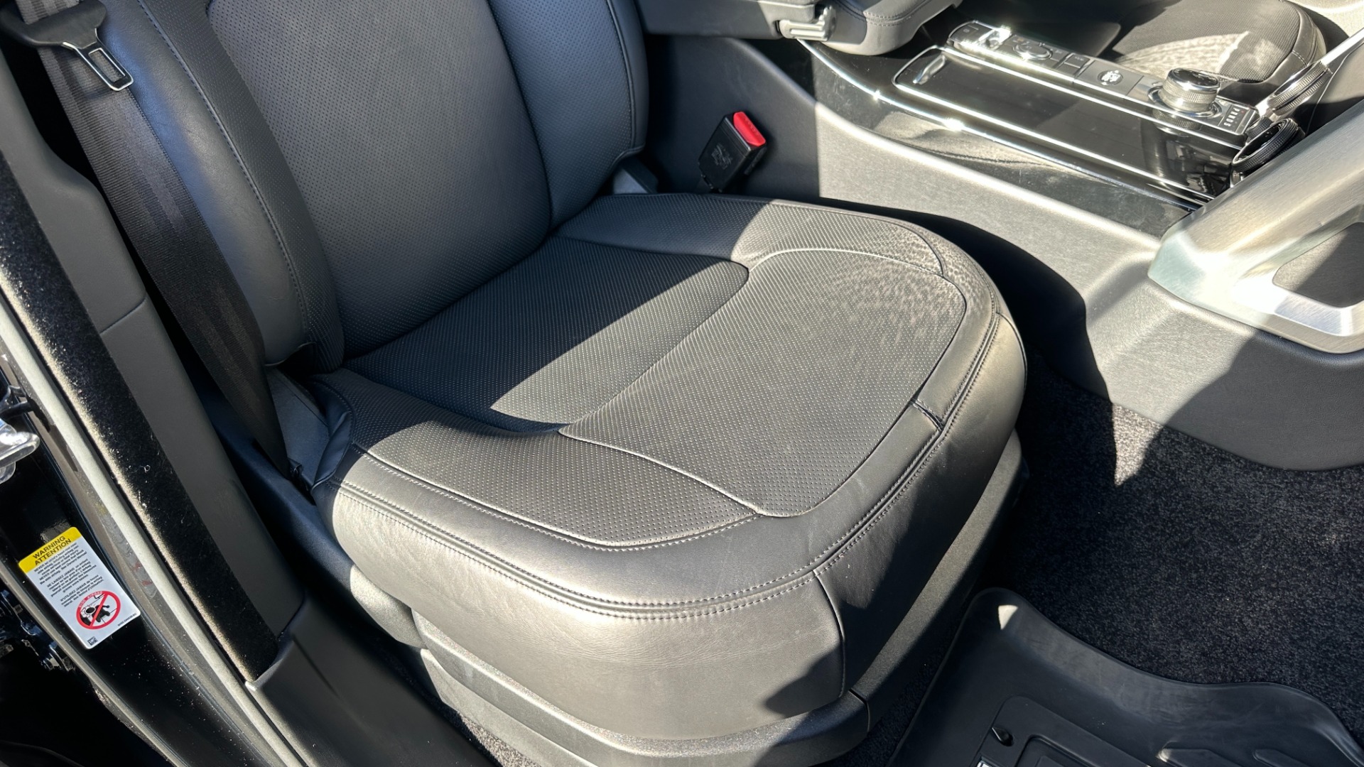Used 2018 Land Rover RANGE ROVER SUPERCHARGED V8 / DRIVE PRO / NAV / PANO-ROOF / REARVIEW for sale $84,995 at Formula Imports in Charlotte NC 28227 19