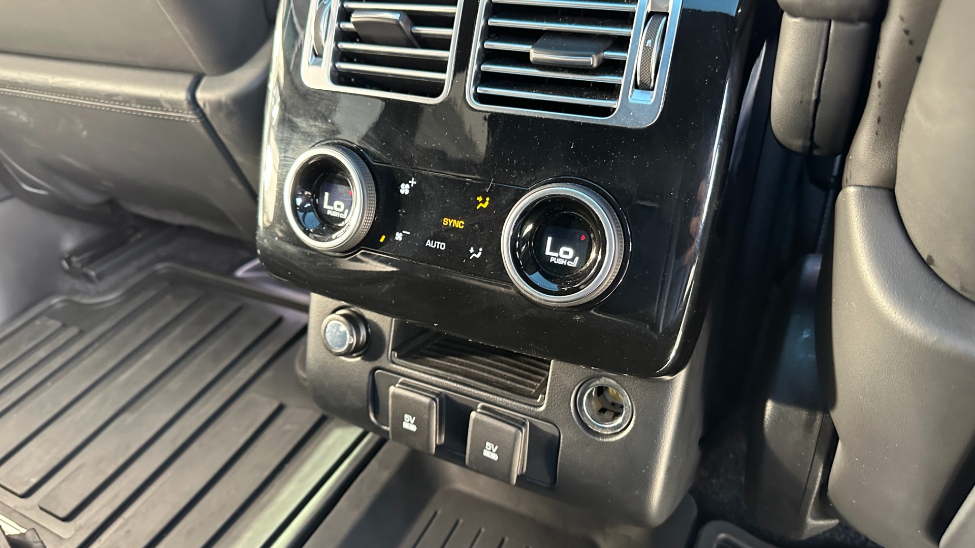 Used 2018 Land Rover Range Rover SUPERCHARGED / DRIVE PRO PKG / FULL BLACKOUT / RED CALIPERS / 21IN WHEELS for sale Sold at Formula Imports in Charlotte NC 28227 23