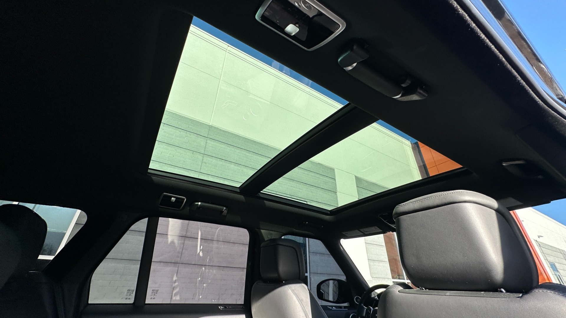 Used 2018 Land Rover Range Rover for sale $61,995 at Formula Imports in Charlotte NC 28227 25
