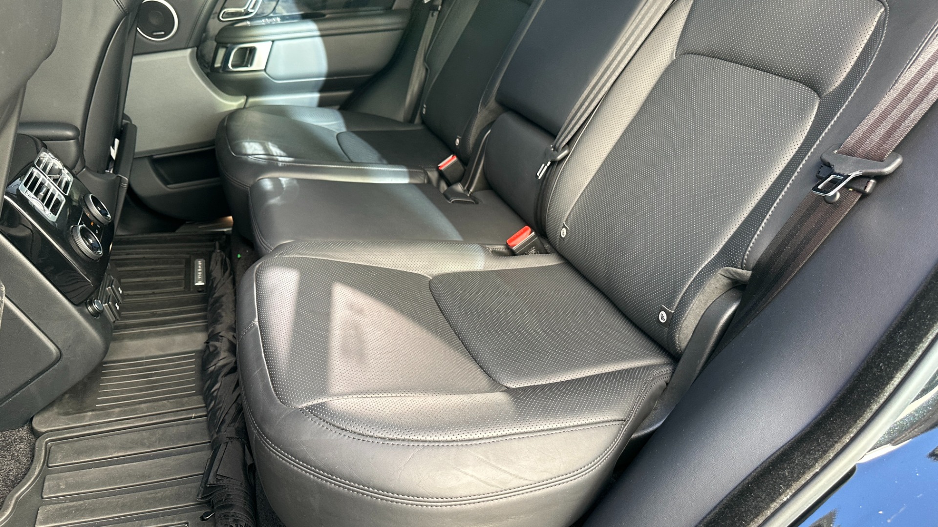 Used 2018 Land Rover Range Rover for sale $61,995 at Formula Imports in Charlotte NC 28227 29