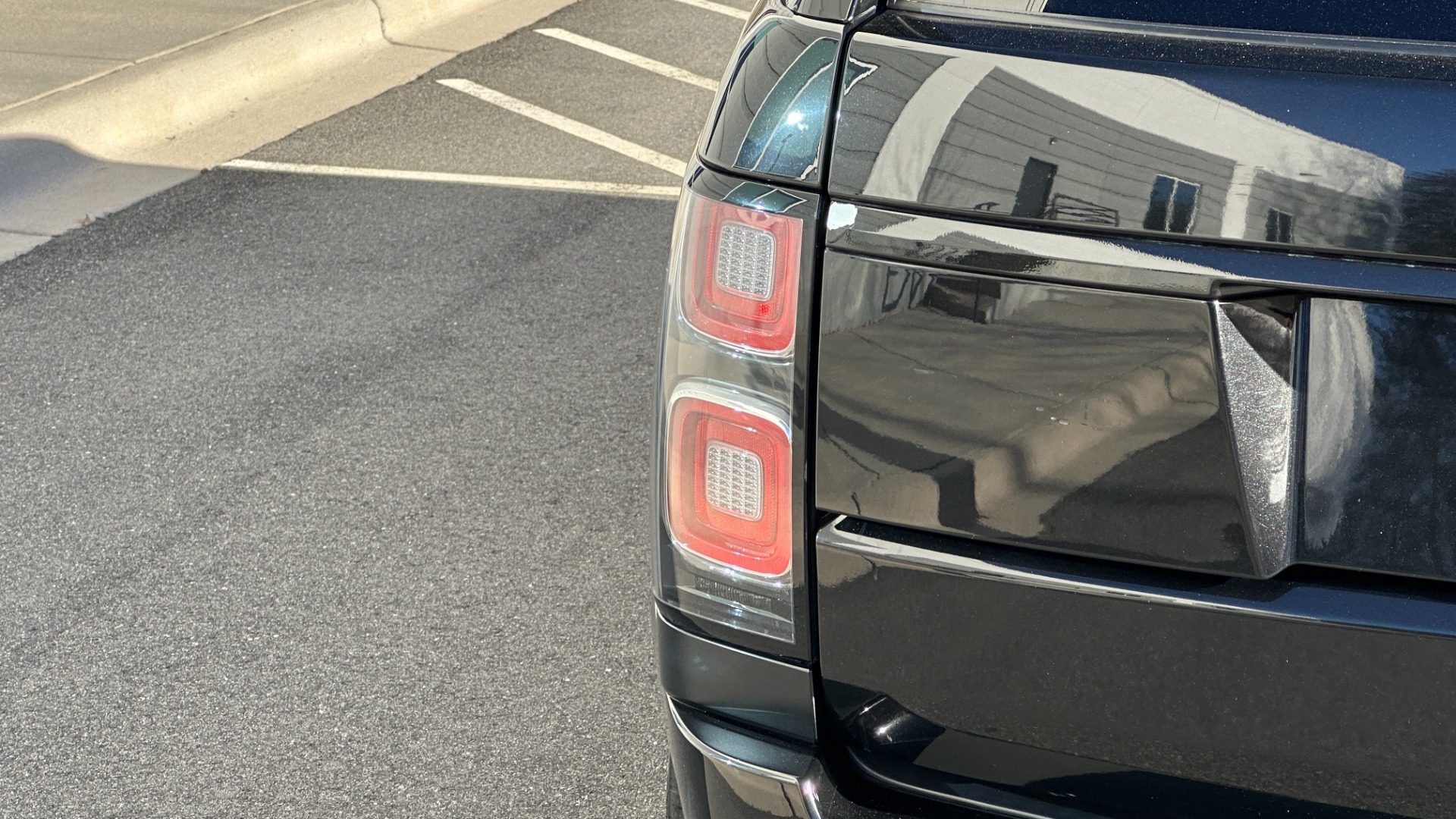 Used 2018 Land Rover Range Rover SUPERCHARGED / DRIVE PRO PKG / FULL BLACKOUT / RED CALIPERS / 21IN WHEELS for sale Sold at Formula Imports in Charlotte NC 28227 40
