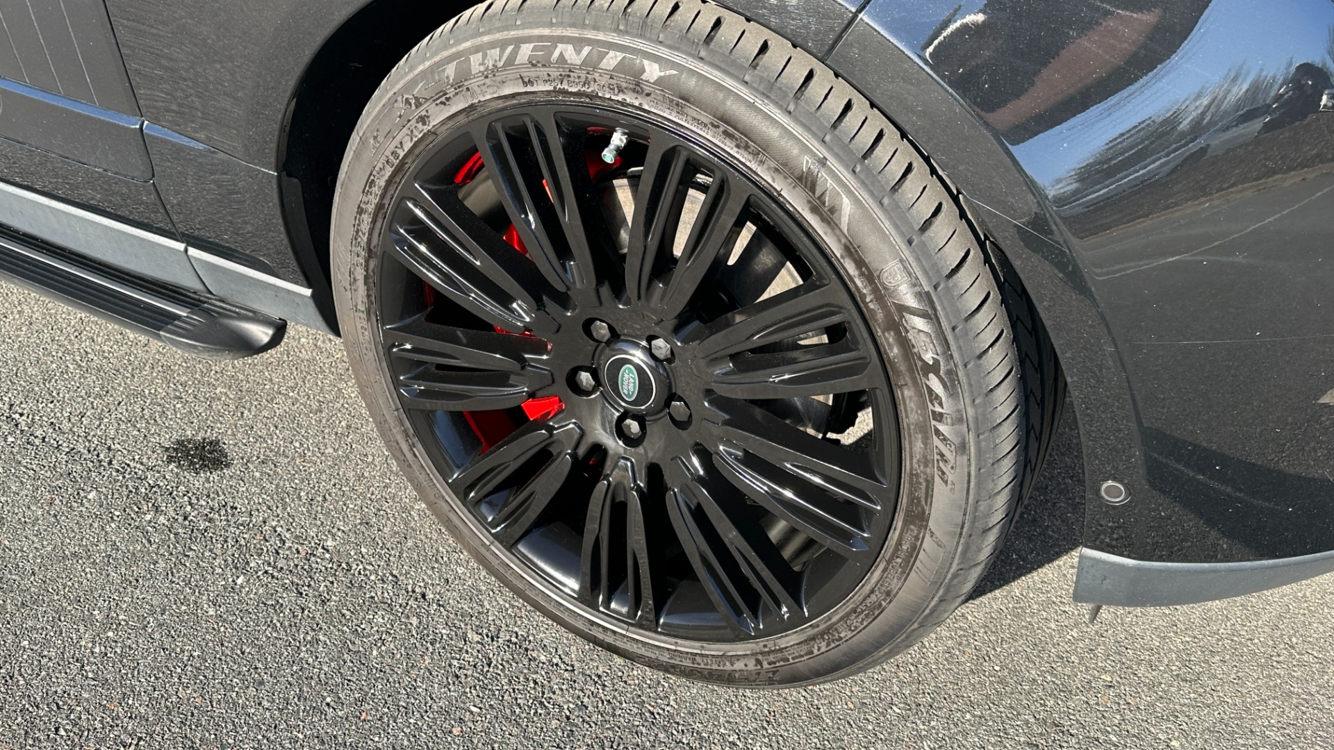 Used 2018 Land Rover Range Rover SUPERCHARGED / DRIVE PRO PKG / FULL BLACKOUT / RED CALIPERS / 21IN WHEELS for sale Sold at Formula Imports in Charlotte NC 28227 51