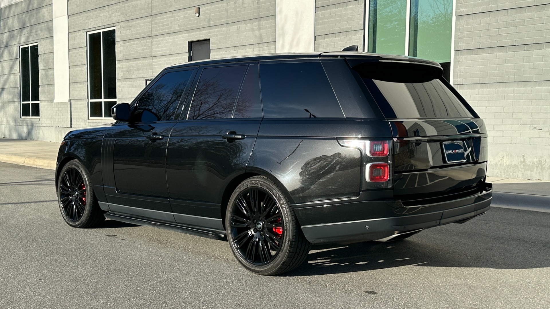 Used 2018 Land Rover Range Rover SUPERCHARGED / DRIVE PRO PKG / FULL BLACKOUT / RED CALIPERS / 21IN WHEELS for sale Sold at Formula Imports in Charlotte NC 28227 7
