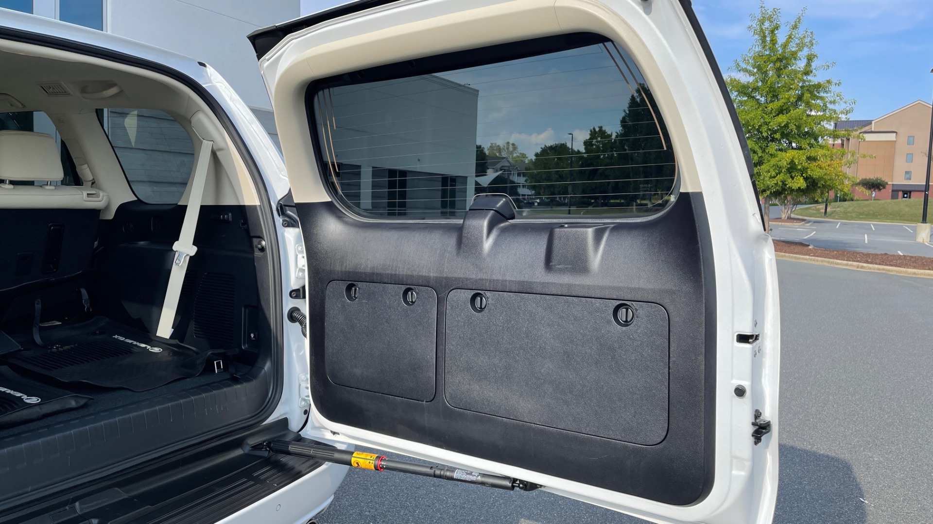 Used 2020 Lexus GX 460 PREMIUM / AWD / NAV / SUNROOF / 3-ROW / REARVIEW for sale Sold at Formula Imports in Charlotte NC 28227 19