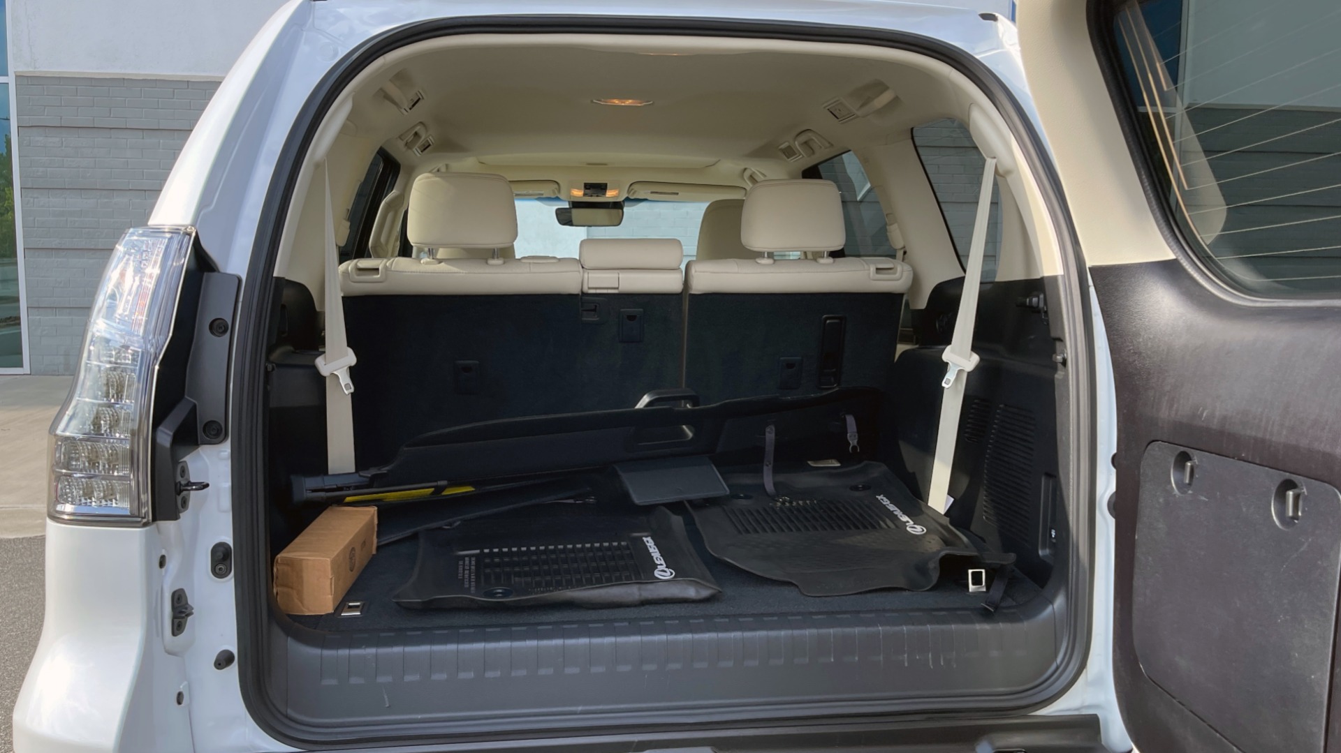 Used 2020 Lexus GX 460 PREMIUM / AWD / NAV / SUNROOF / 3-ROW / REARVIEW for sale Sold at Formula Imports in Charlotte NC 28227 20
