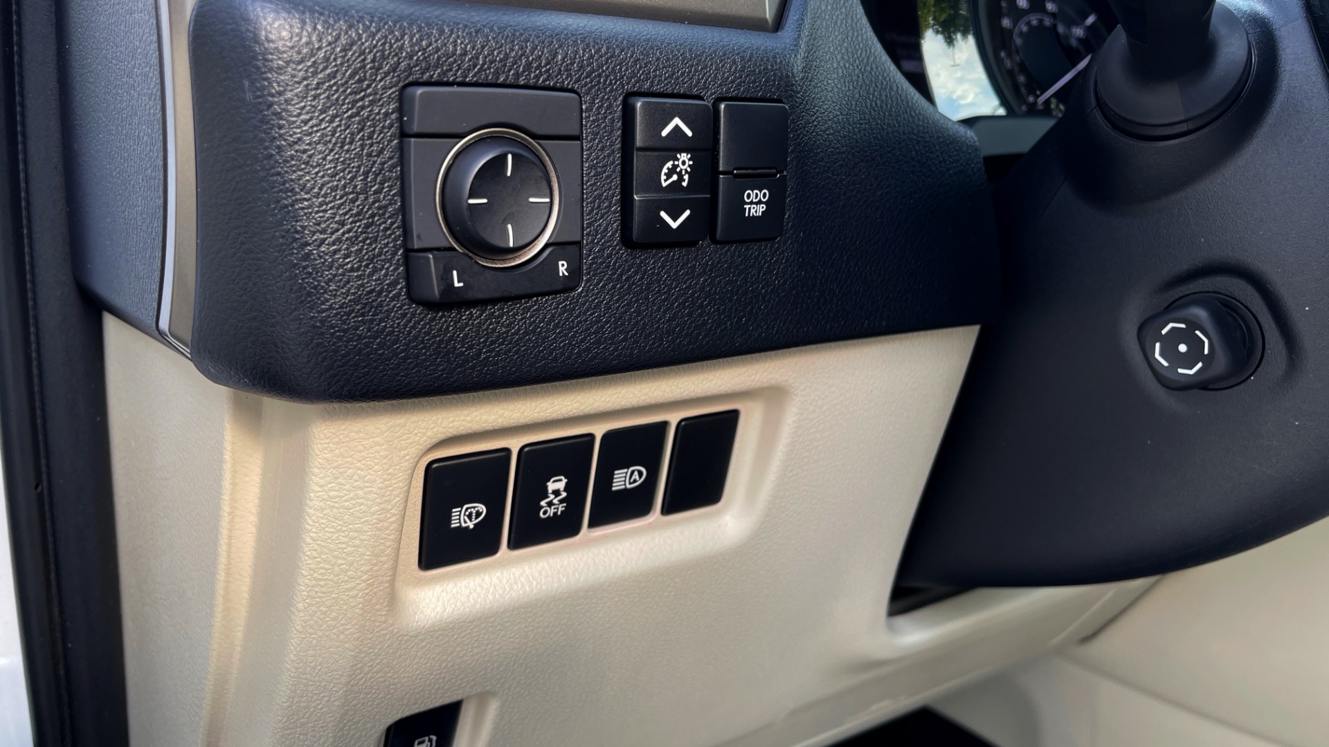Used 2020 Lexus GX 460 PREMIUM / AWD / NAV / SUNROOF / 3-ROW / REARVIEW for sale Sold at Formula Imports in Charlotte NC 28227 31
