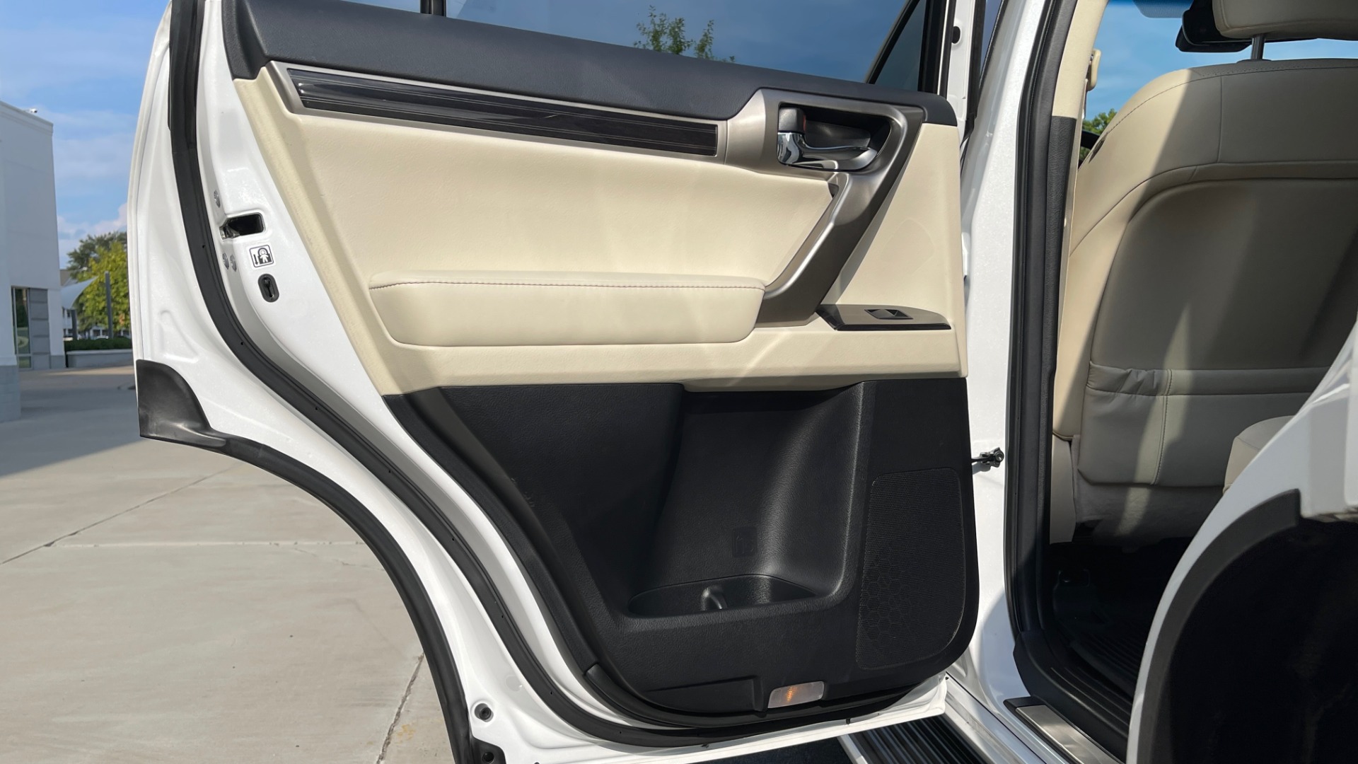 Used 2020 Lexus GX 460 PREMIUM / AWD / NAV / SUNROOF / 3-ROW / REARVIEW for sale Sold at Formula Imports in Charlotte NC 28227 50