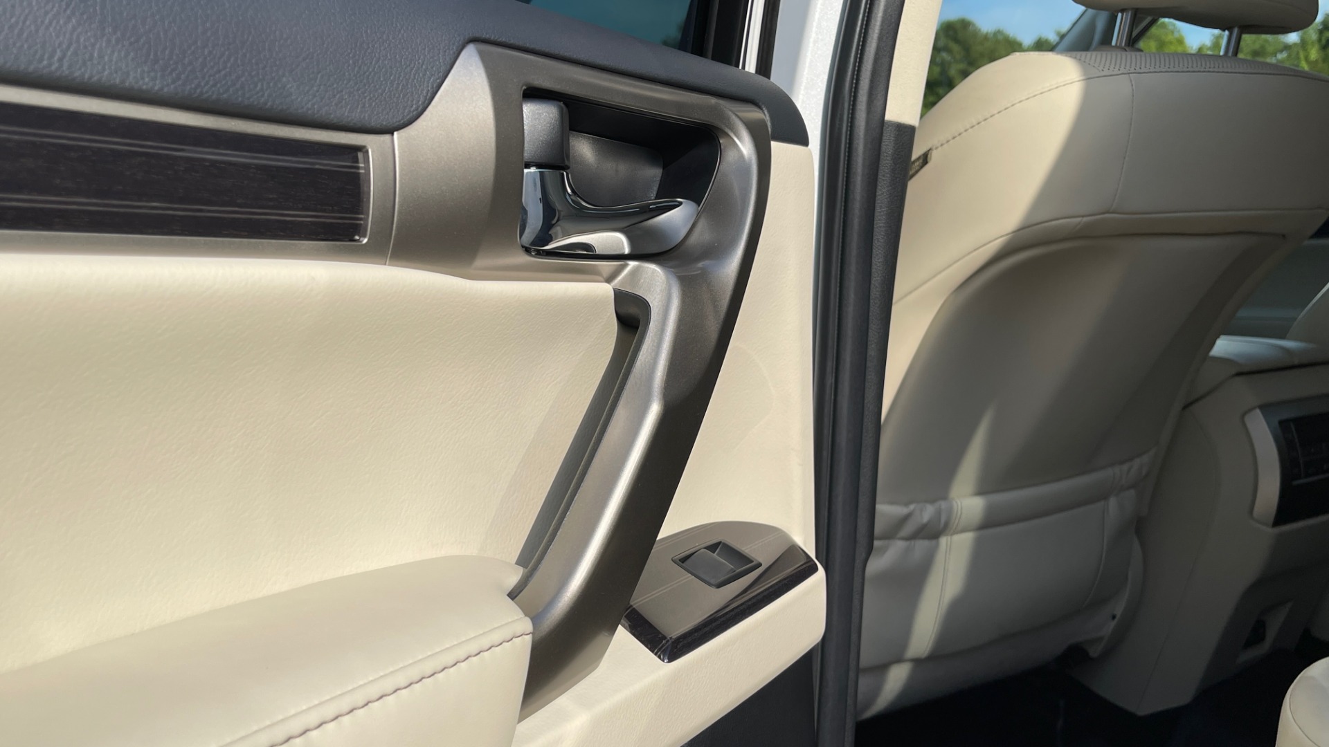 Used 2020 Lexus GX 460 PREMIUM / AWD / NAV / SUNROOF / 3-ROW / REARVIEW for sale Sold at Formula Imports in Charlotte NC 28227 51