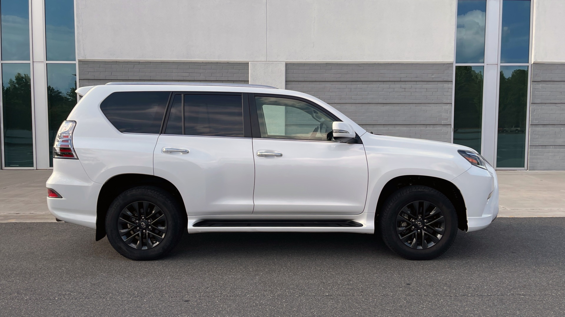 Used 2020 Lexus GX 460 PREMIUM / AWD / NAV / SUNROOF / 3-ROW / REARVIEW for sale Sold at Formula Imports in Charlotte NC 28227 7