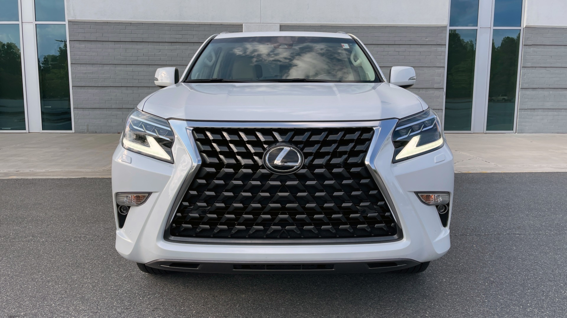 Used 2020 Lexus GX 460 PREMIUM / AWD / NAV / SUNROOF / 3-ROW / REARVIEW for sale Sold at Formula Imports in Charlotte NC 28227 9