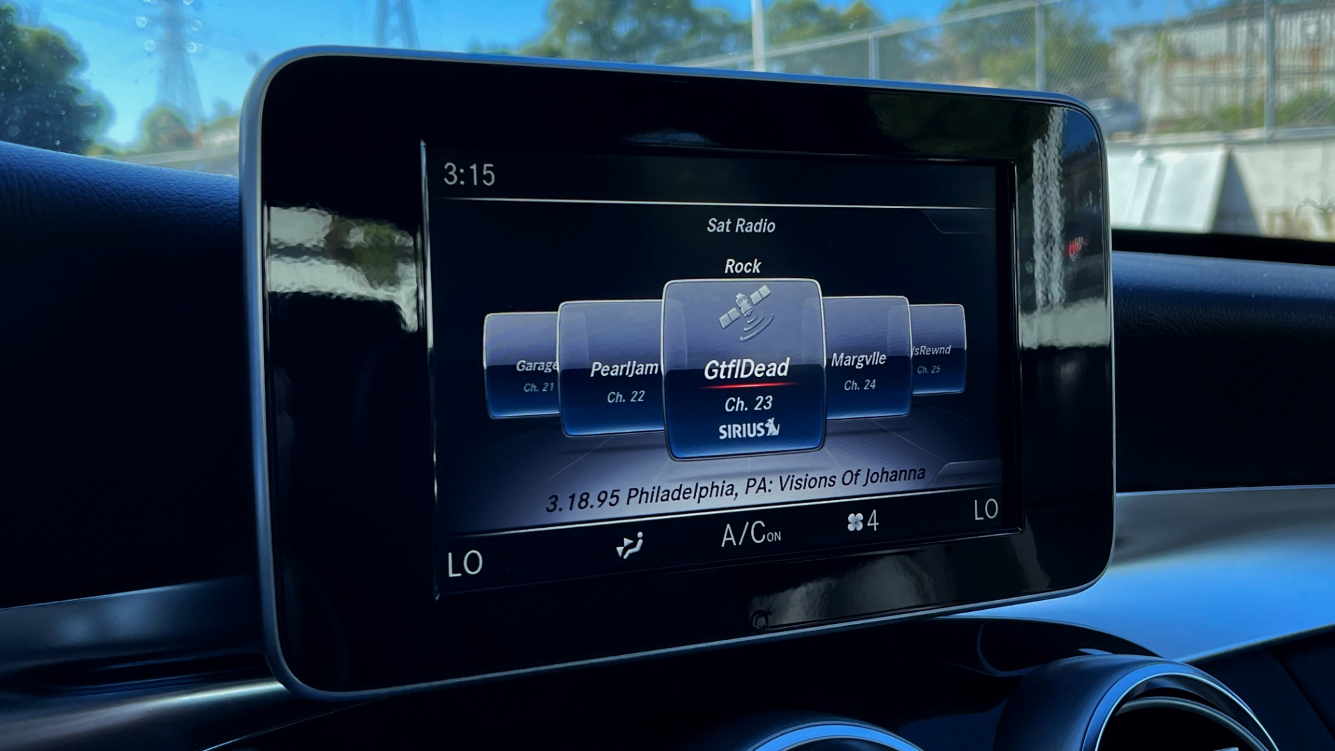 Used 2018 Mercedes-Benz C-CLASS C 300 4MATIC PREMIUM / SMARTPHONE INTEG / PANO-ROOF / REARVIEW for sale $30,195 at Formula Imports in Charlotte NC 28227 35